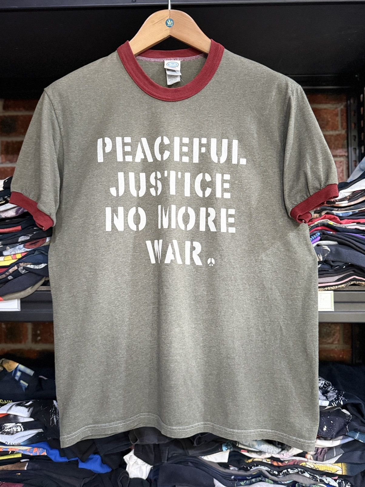 Army Of Me Vintage 90s Peaceful Justice No More War Wording Tee Size US L / EU 52-54 / 3 - 1 Thumbnail