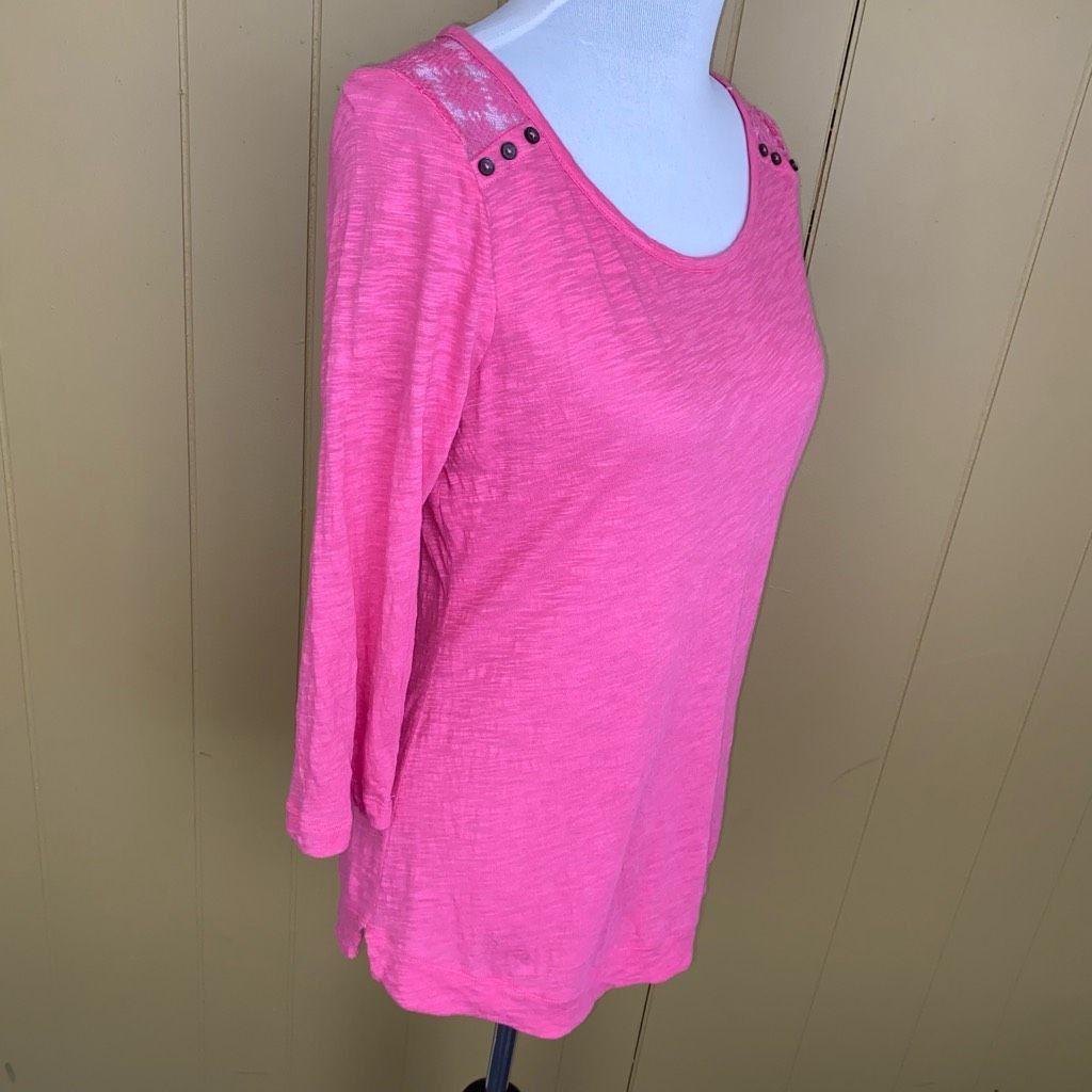 Express Express women M scoopneck 3/4 sleeve top w/lace back & side Size M / US 6-8 / IT 42-44 - 4 Thumbnail