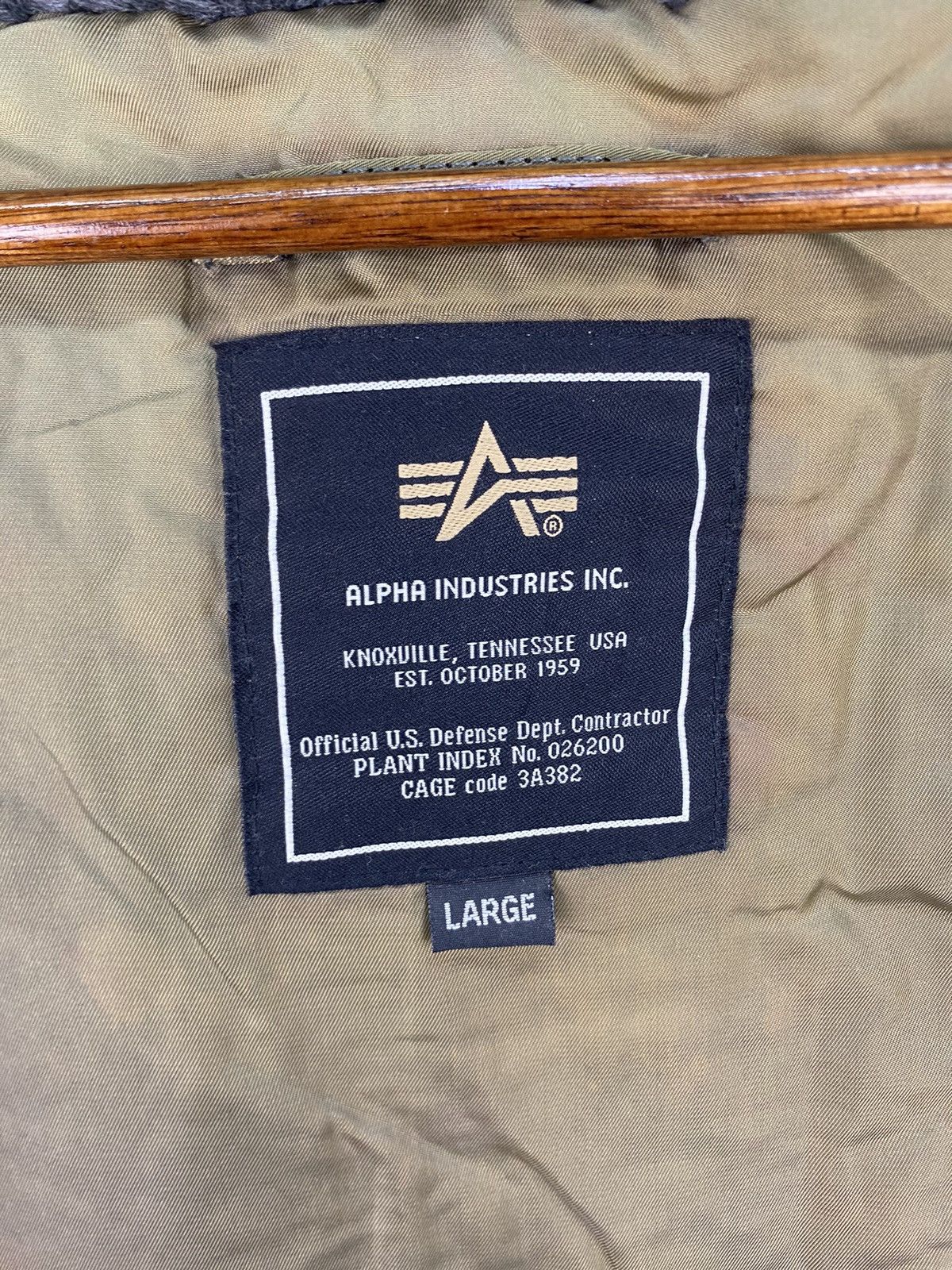 Alpha Industries × Vintage Vintage Alpha Industries Parka Cold Weather Sun Faded Size US L / EU 52-54 / 3 - 17 Thumbnail