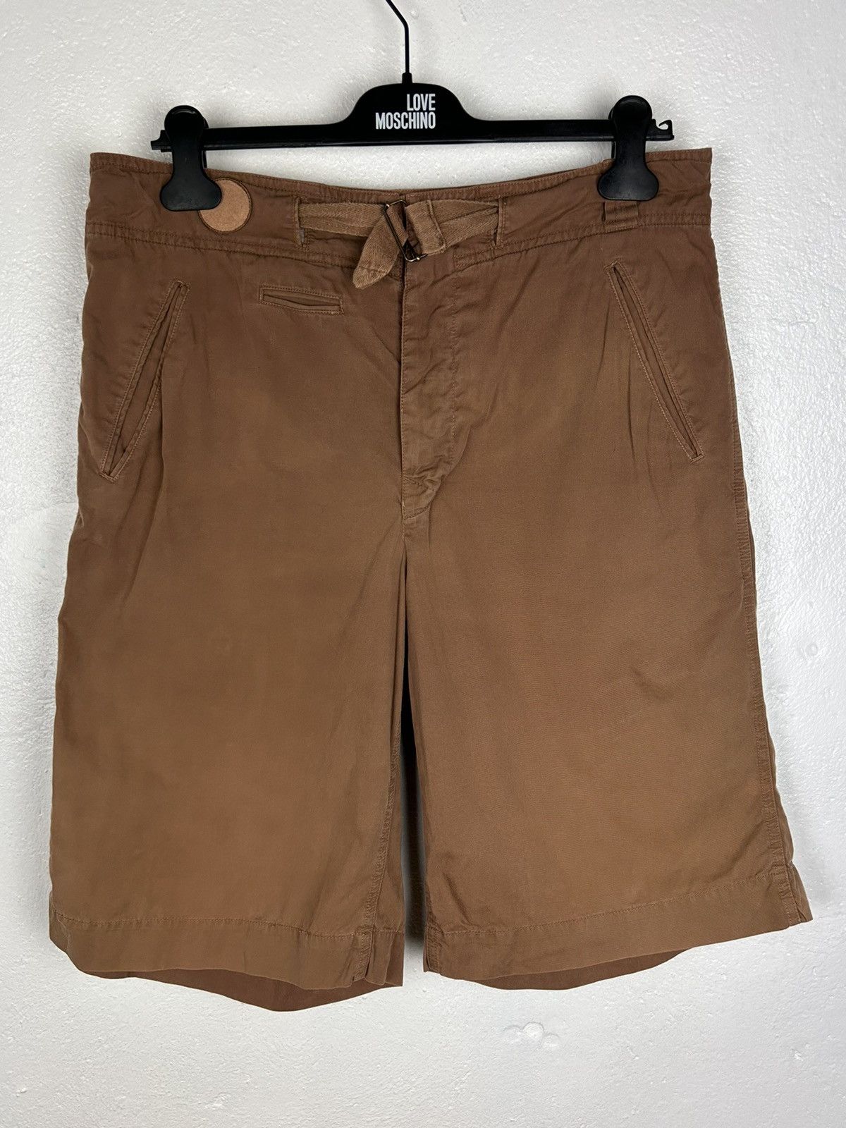 Moschino 90s Vintage Love Moschino Peace Against War Shorts Brown Size US 34 / EU 50 - 1 Thumbnail