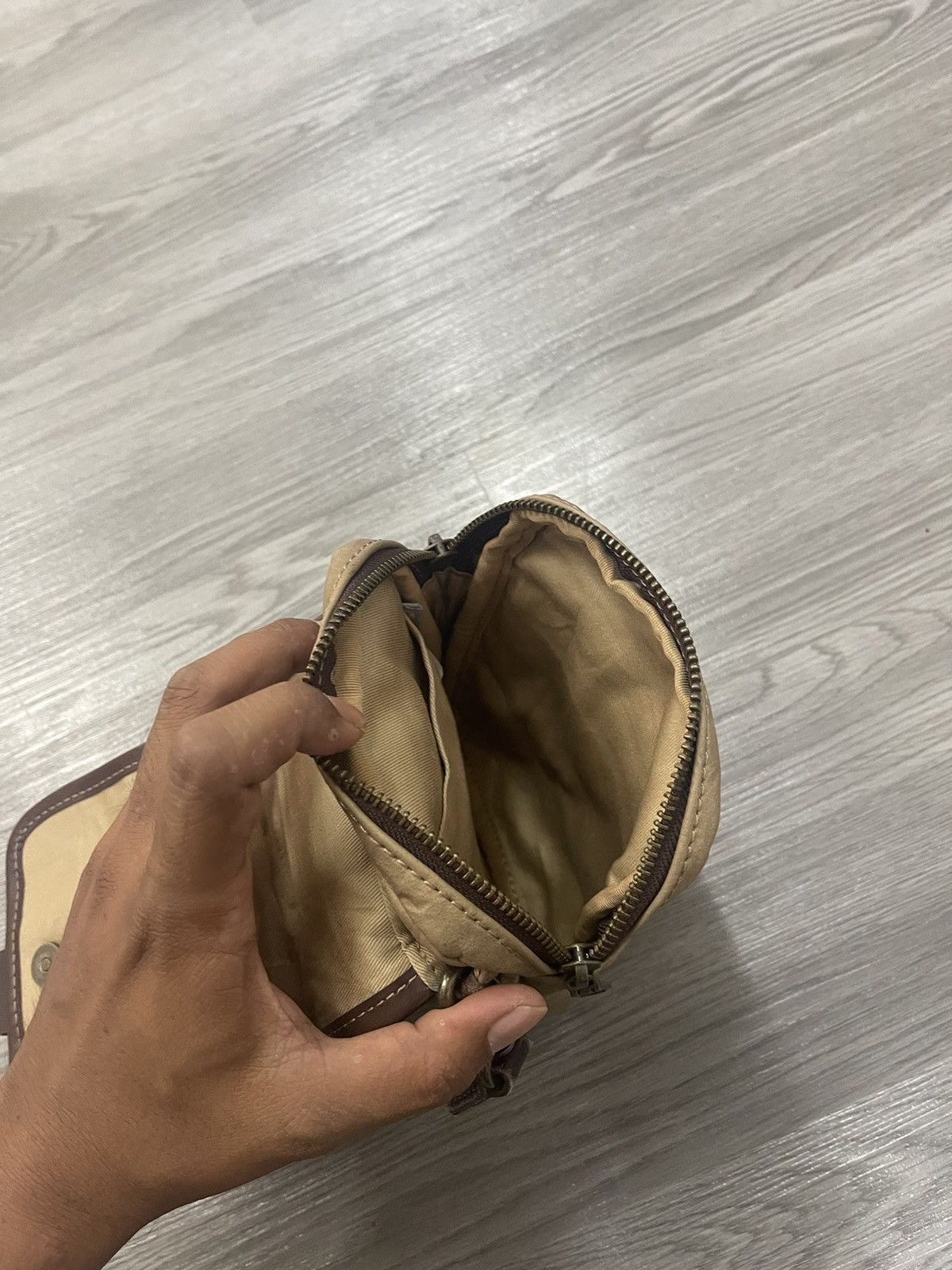 Japanese Brand × Takeo Kikuchi Unisex Takeo Kikuchi Quick Pocket Leather Crossbody bag Size ONE SIZE - 19 Thumbnail
