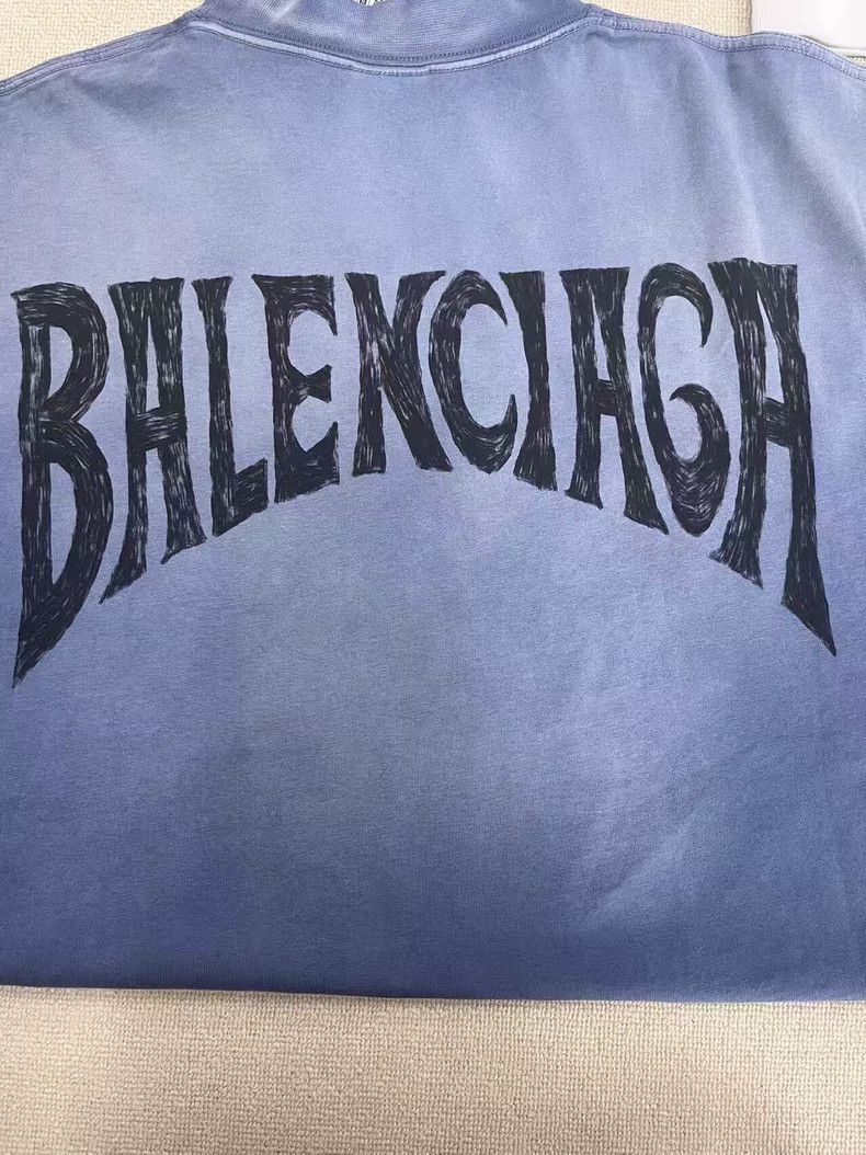 Balenciaga Balenciaga Letter Logo embroidered crewneck pullover T-shi Size US S / EU 44-46 / 1 - 3 Thumbnail