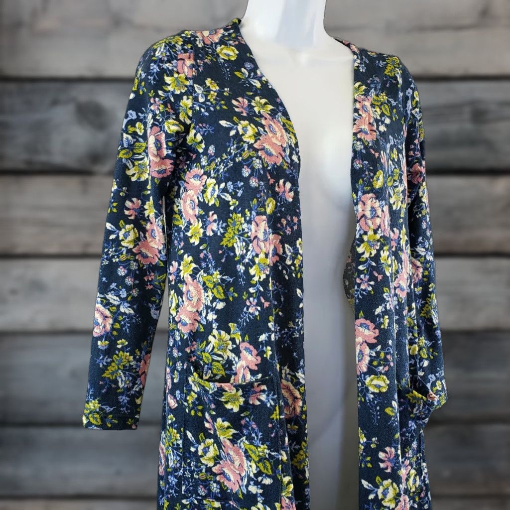 Vintage VINTAGE LuLaRoe Womens Sarah Cardigan XS Blue Pink Floral Long Sleeve Size XS / US 0-2 / IT 36-38 - 1 Thumbnail