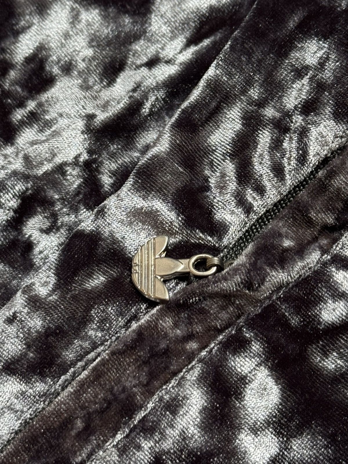 Adidas VINTAGE ADIDAS VELOUR BIG LOGO 1990s TRACKSUIT Size S / US 4 / IT 40 - 9 Thumbnail