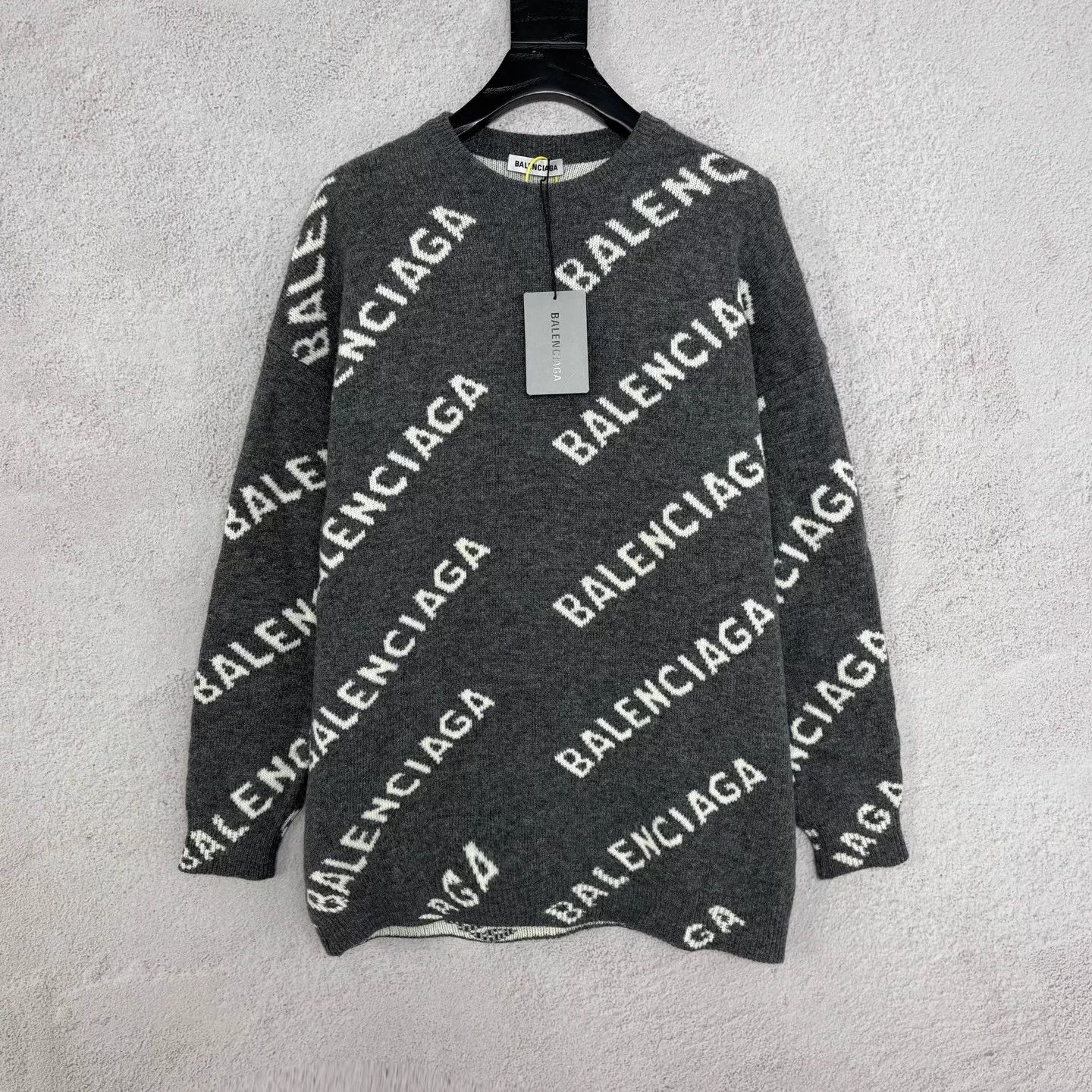 Balenciaga Balenciaga Gray & White Logo Knit Sweater XS New Size US XS / EU 42 / 0 - 1 Thumbnail