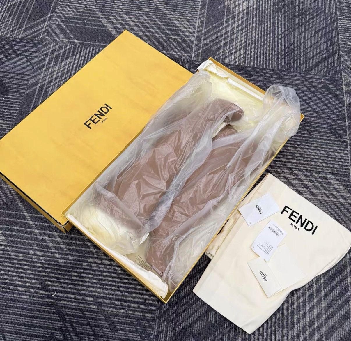 Fendi FENDI Karligraphy Leather Round-Toe Knee-High Boots J42 Size US 5 / IT 35 - 8 Thumbnail
