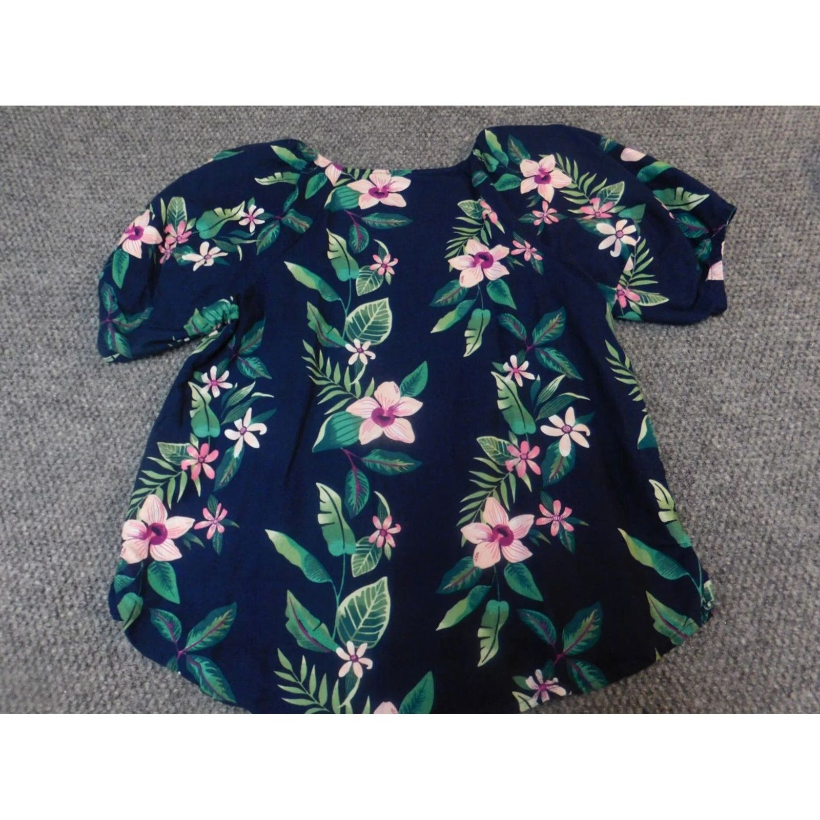 Old Navy Old Navy Womens Blouse Small Floral Blue Velvet Pleated Button-Down Collared Casual Shirt Size S / US 4 / IT 40 - 6 Thumbnail
