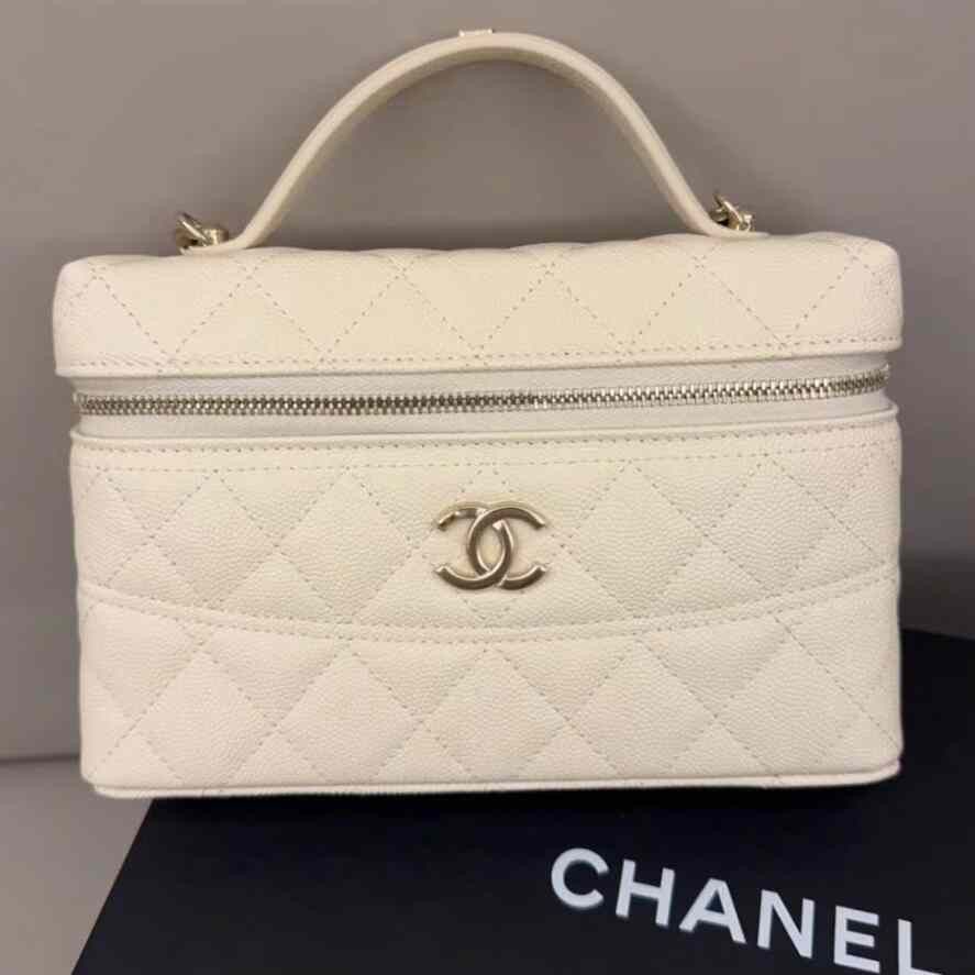 Chanel Pre-loved Bag Very good condition Size ONE SIZE - 1 Thumbnail