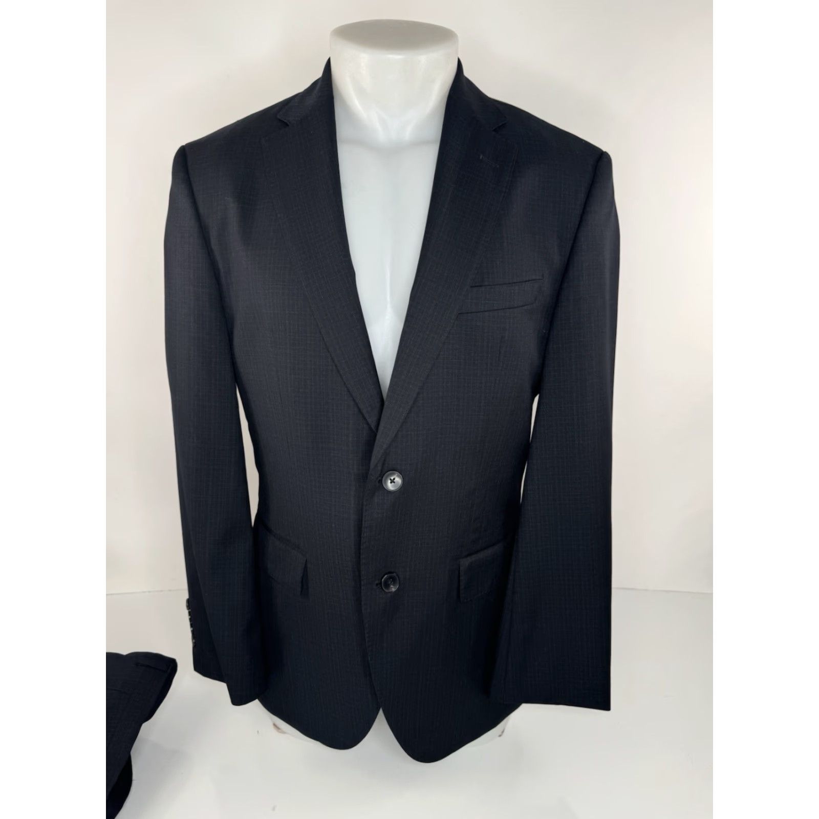 Hugo Boss HUGO BOSS / REDA Wool Suit Mens 40 R 33/30 Black, Jacket 40 R Pants 33/30, Wool, Regular, Suit, Smoke Free Home, 23 Size 40R - 2 Thumbnail