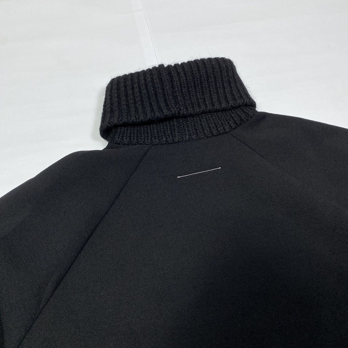 Maison Margiela MM6 FW16 Turtleneck Sweater Size S / US 4 / IT 40 - 9 Thumbnail