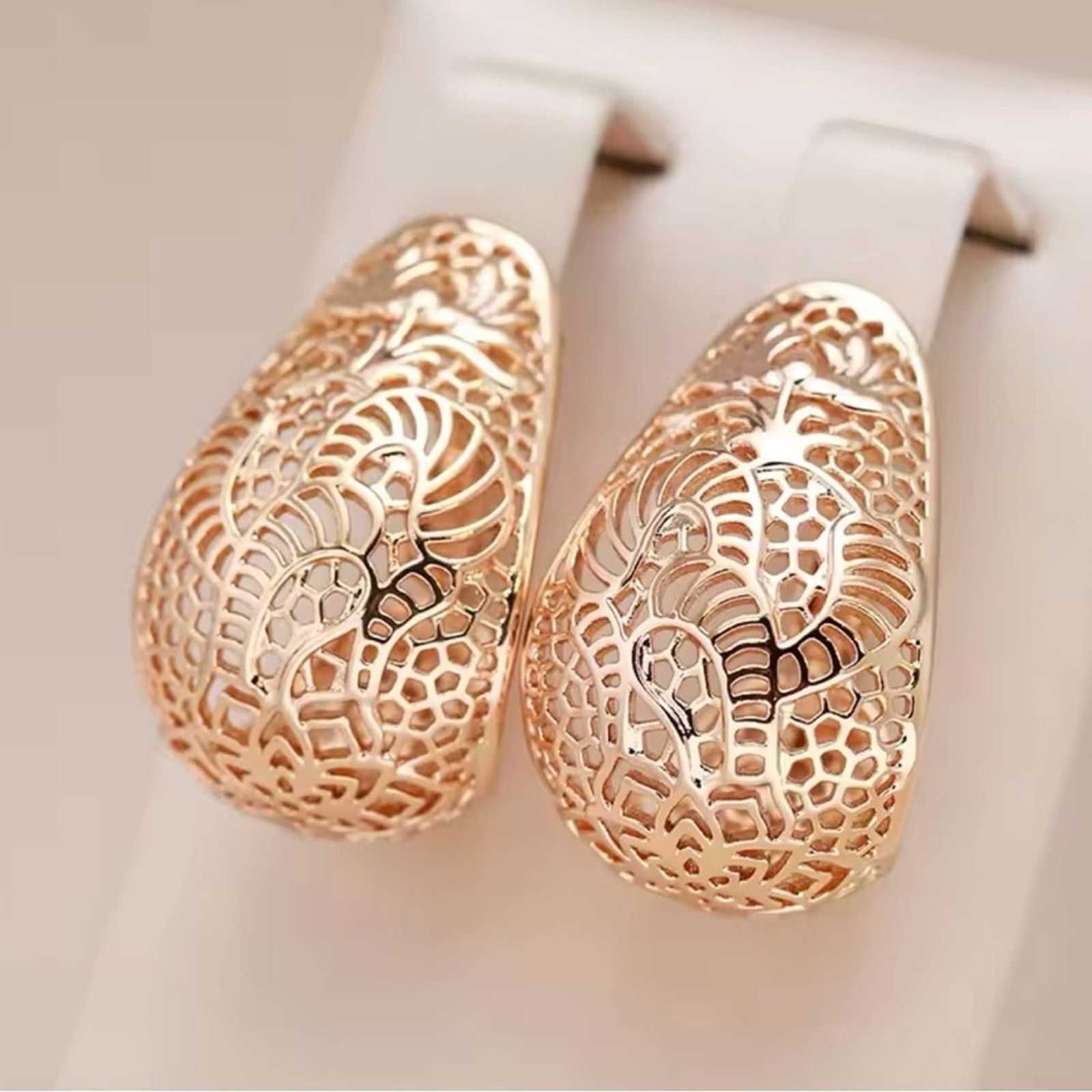 Other 585 Rose Gold Color Glossy Earrings Size ONE SIZE - 1 Thumbnail