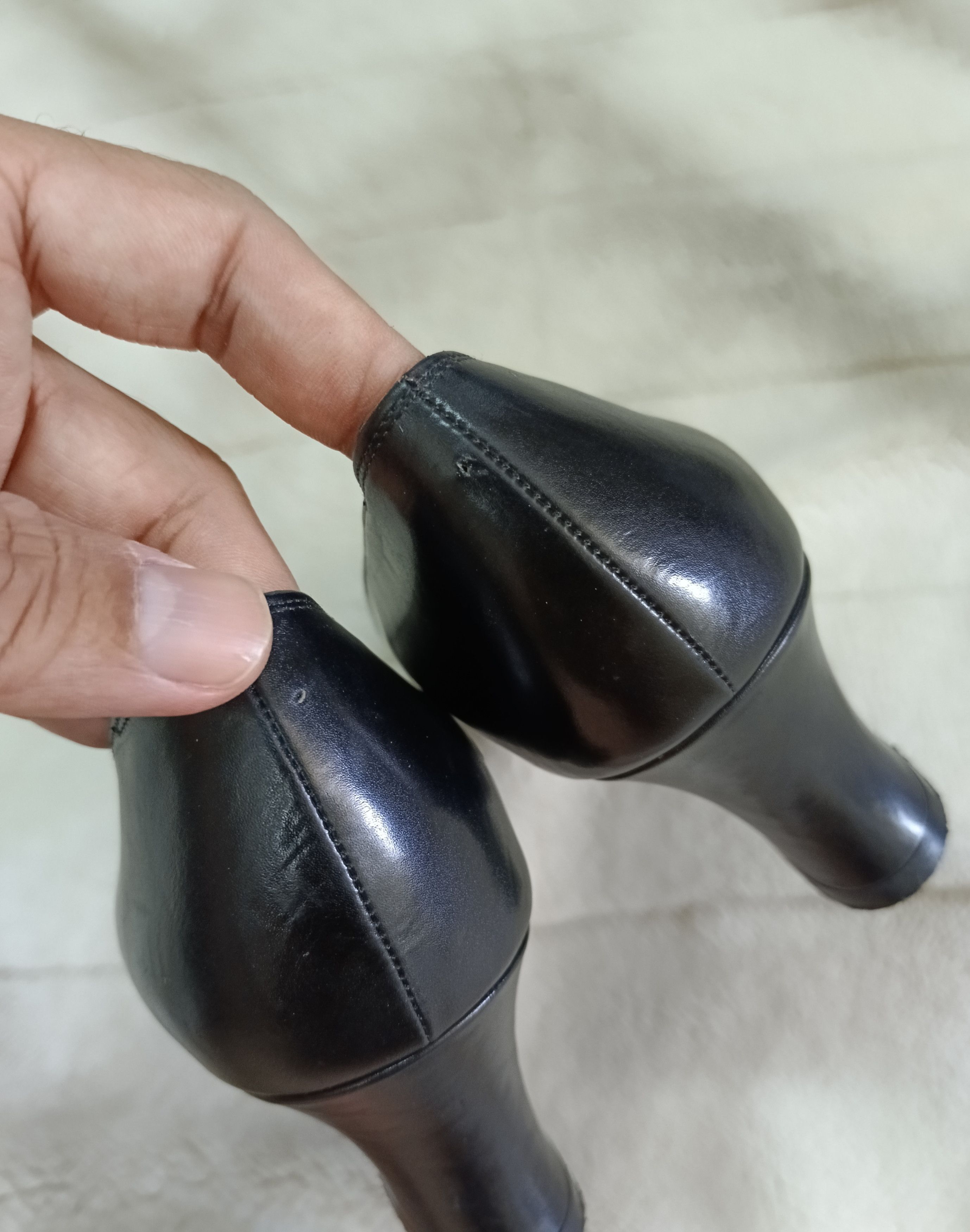 Yves Saint Laurent Yves Saint Laurent Leather Black Heels Size US 6.5 / IT 36.5 - 6 Thumbnail
