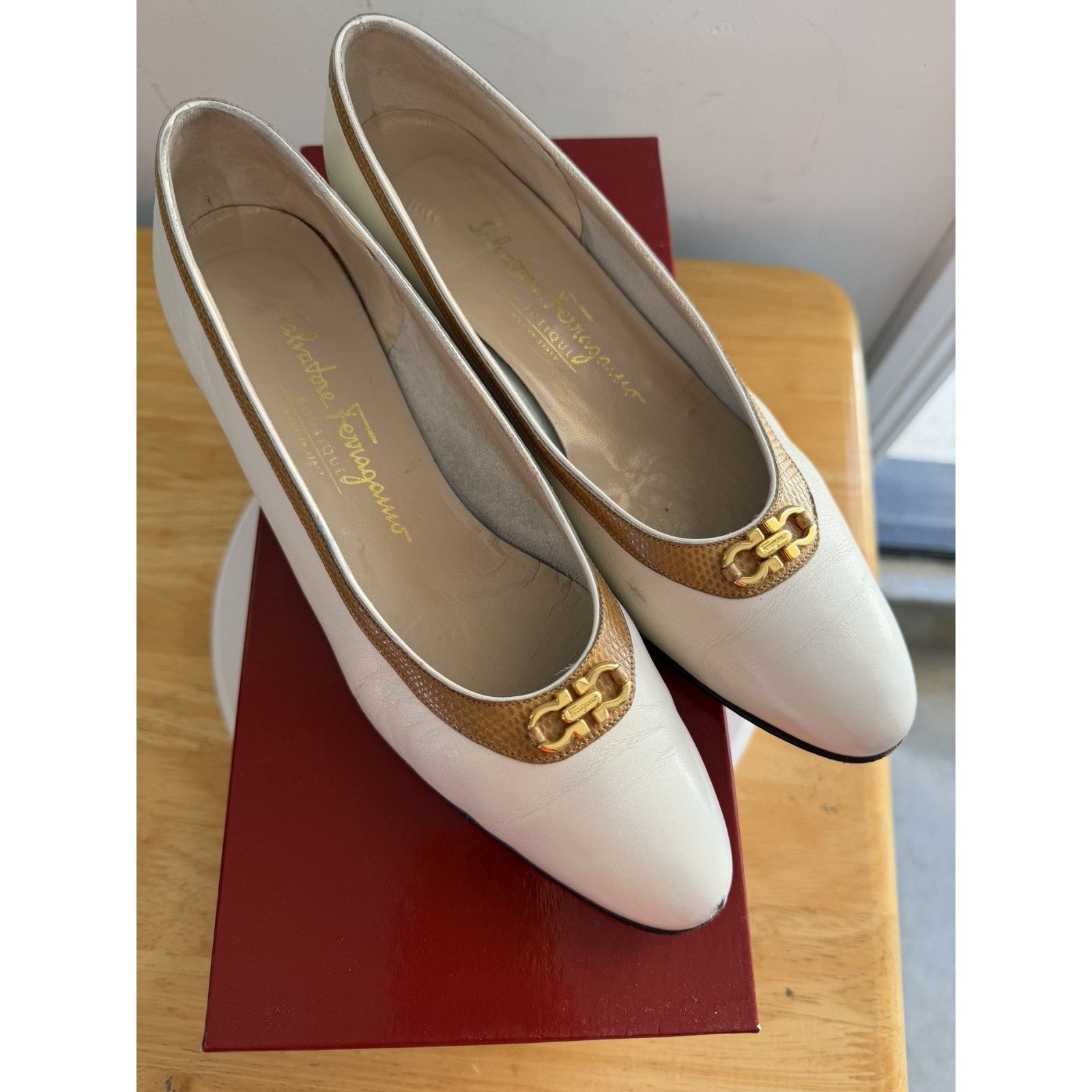 Salvatore Ferragamo Womens Vintage Salvatore Ferragamo Acerba White 7.5 AA Size US 7.5 / IT 37.5 - 2 Thumbnail