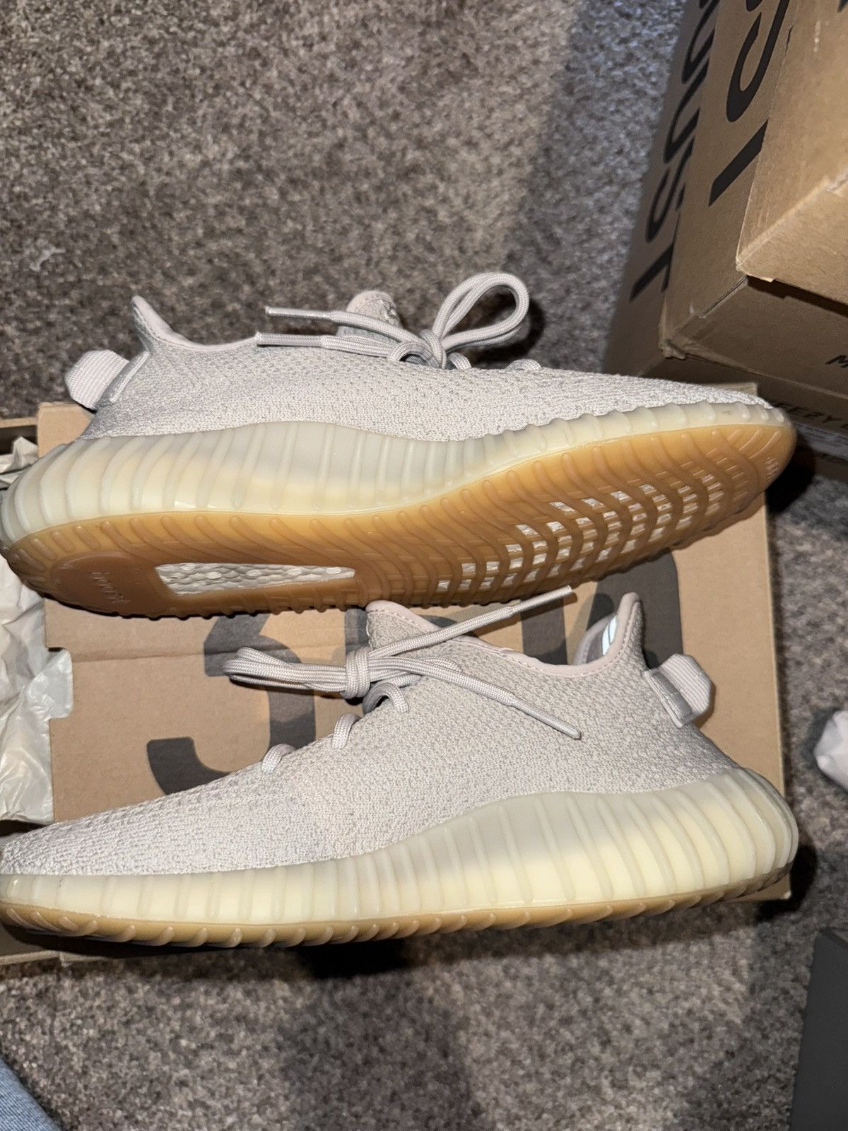 Yeezy Yeezy Boost 350 V2 Size US 8 / EU 41 - 2 Thumbnail