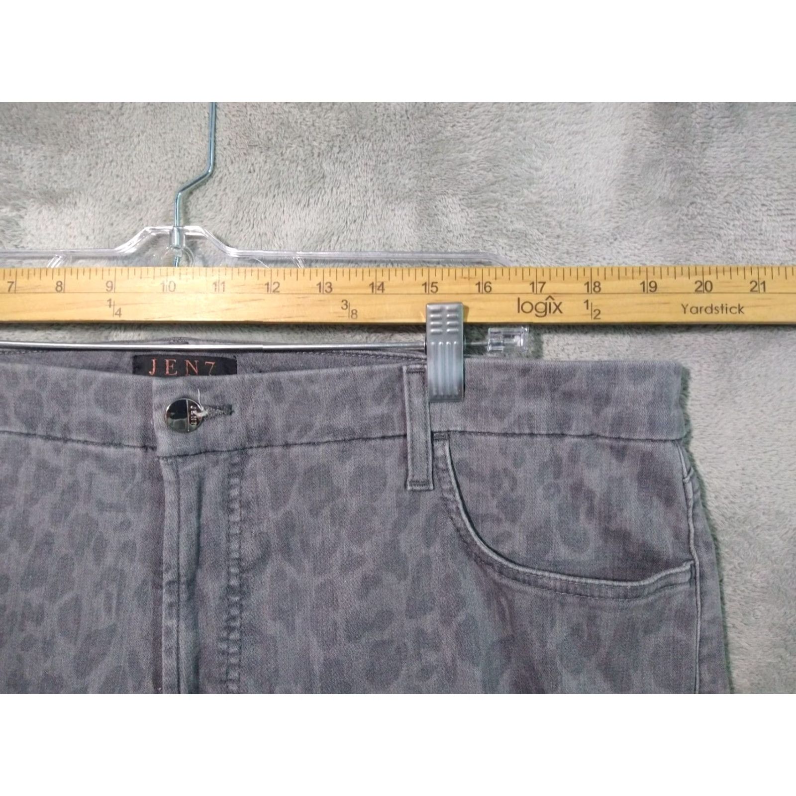 7 For All Mankind For All Mankind Jeans Womens 20 Gray Leopard Denim Ankle Skinny High Rise Jen7 Size 42" / US 20 - 3 Thumbnail