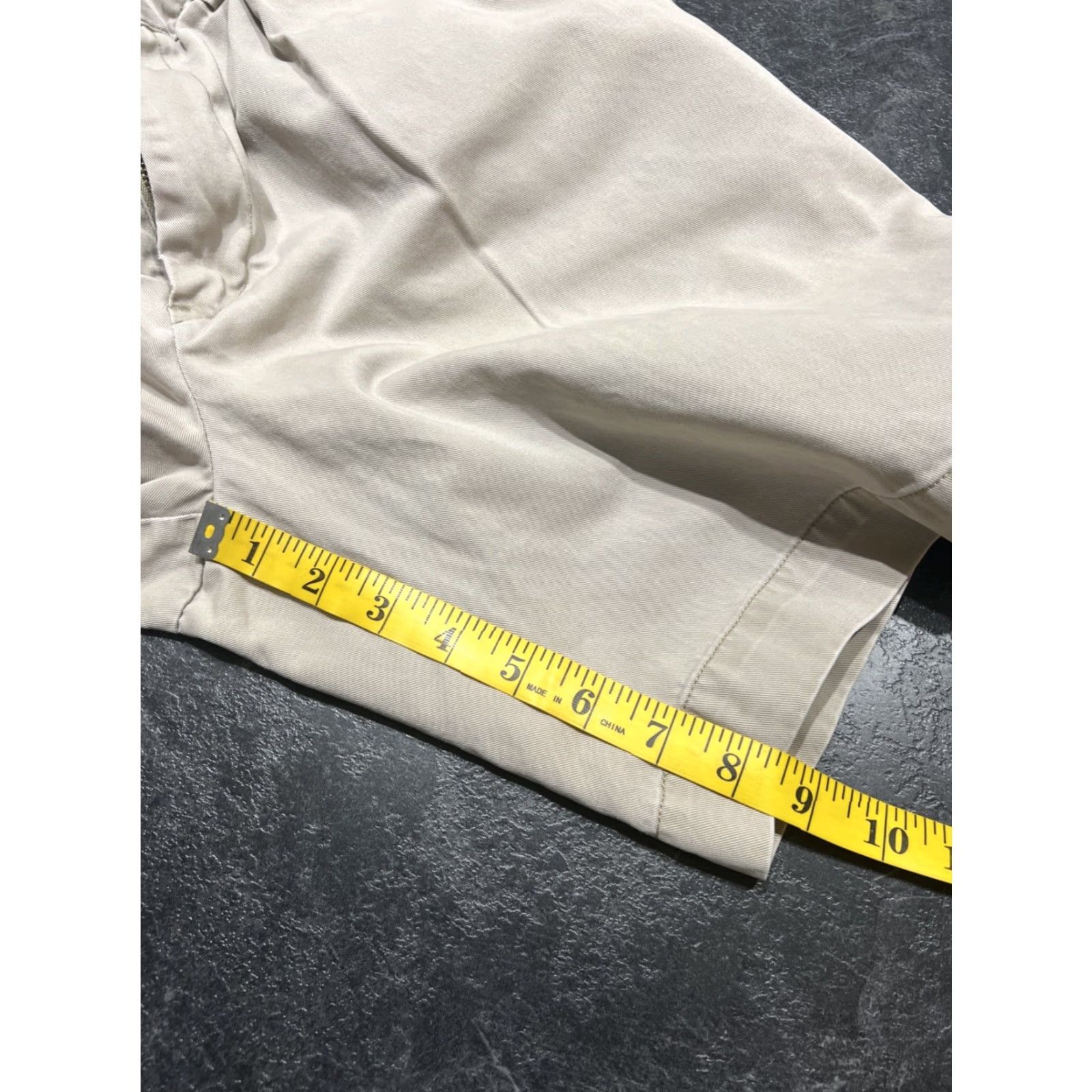Polo Ralph Lauren Polo Ralph Lauren Shorts Men 33 Chino Belted Beige 9in Inseam Classic Pleated Front Cotton NYC Vintage-Style Look Size US XS / EU 42 / 0 - 6 Thumbnail