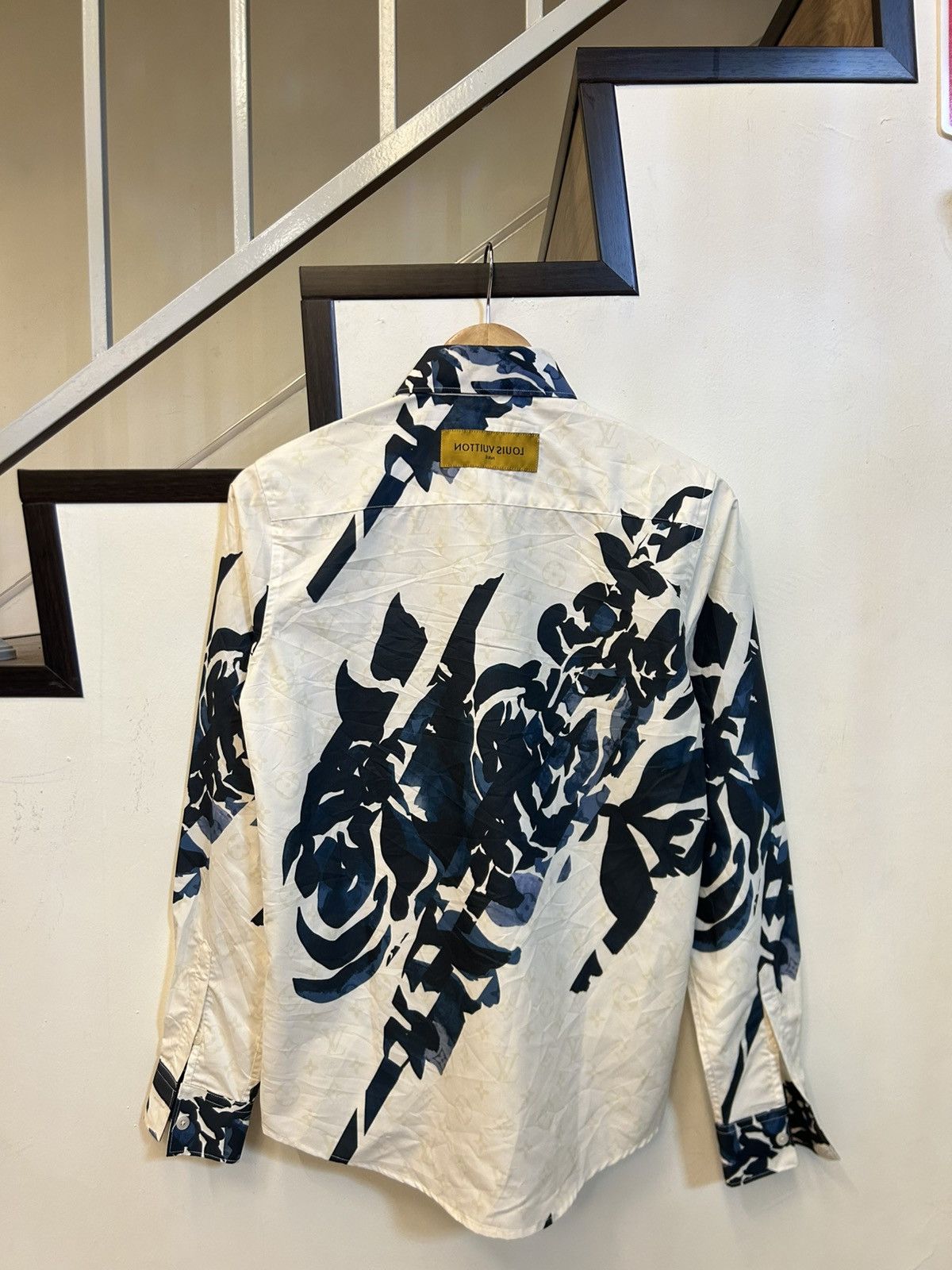 Louis Vuitton Louis Vuitton x Virgil Abloh Monogram Tapestry Floral Shirt Size US M / EU 48-50 / 2 - 8 Thumbnail