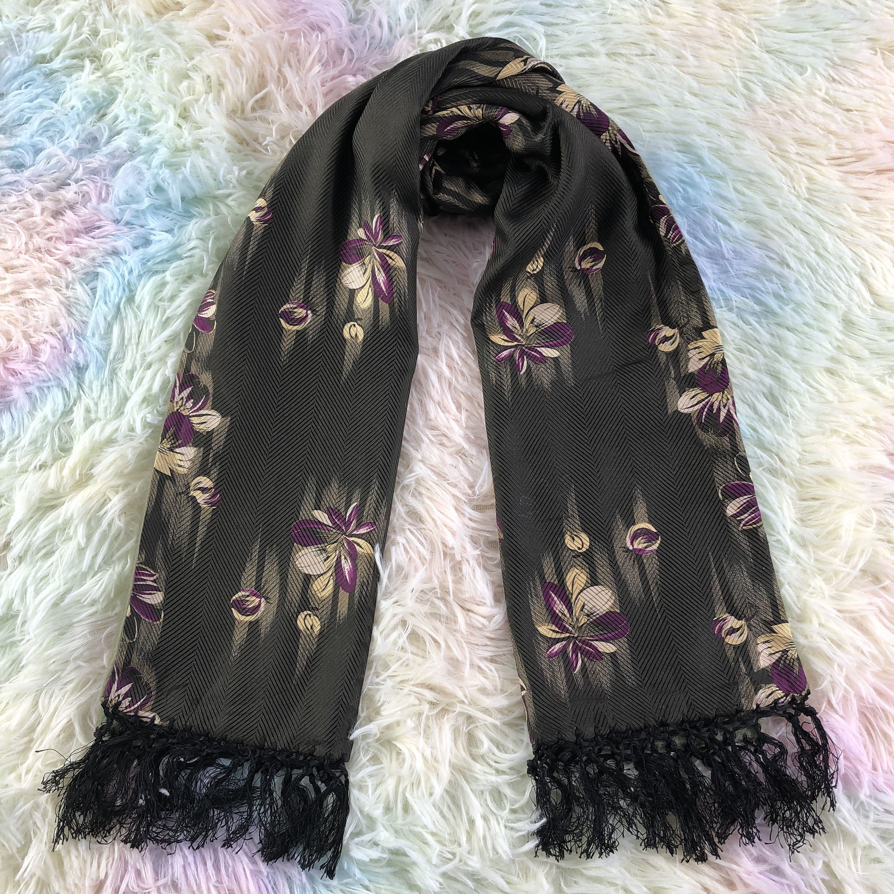 Vintage Vintage Silk Scarf / Muffler / Neckwear - KM435 Size ONE SIZE - 1 Thumbnail