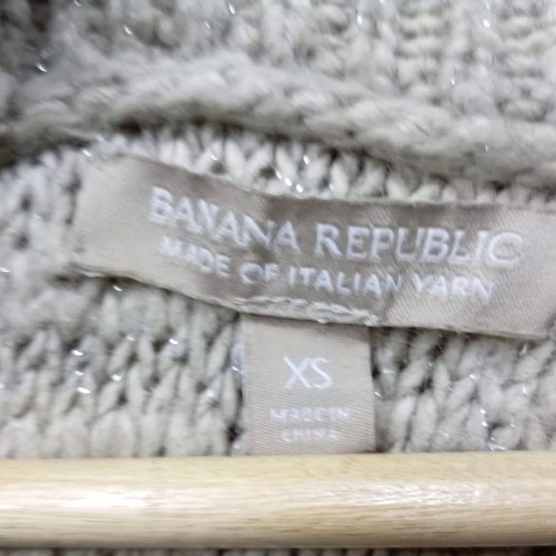 Banana Republic Banana Republic Sweater Beige Metallic Italian Yarn Open Back Crew Neck Long Sleeve Casual Lightweight Regular Fit Women XS Size XS / US 0-2 / IT 36-38 - 3 Thumbnail
