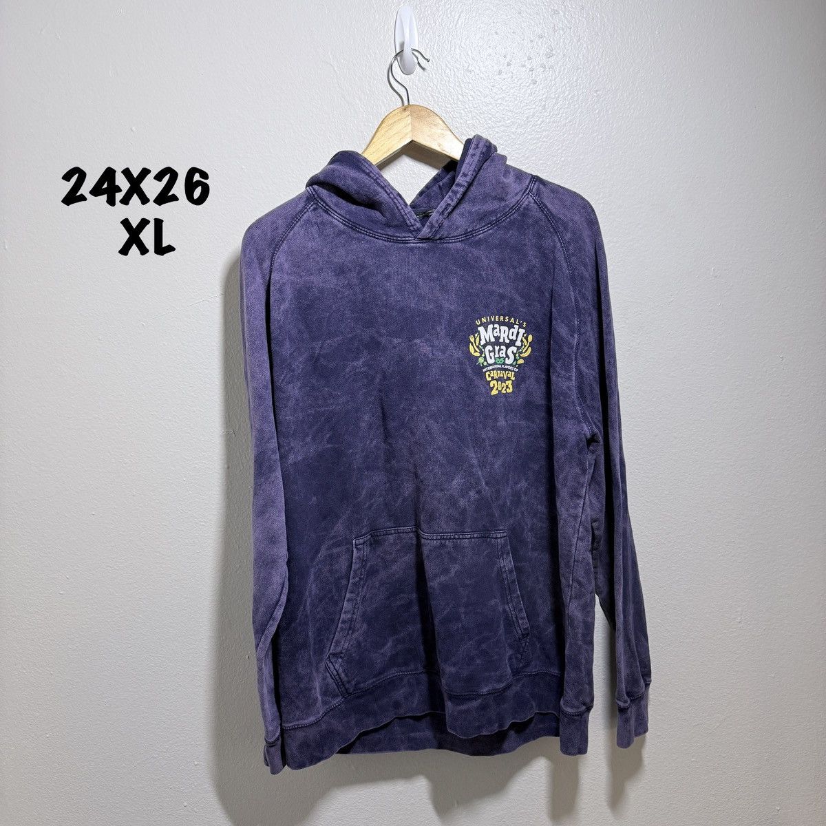 Disney XL 23’ universal mardi gras hoodie Size US XL / EU 56 / 4 - 1 Thumbnail