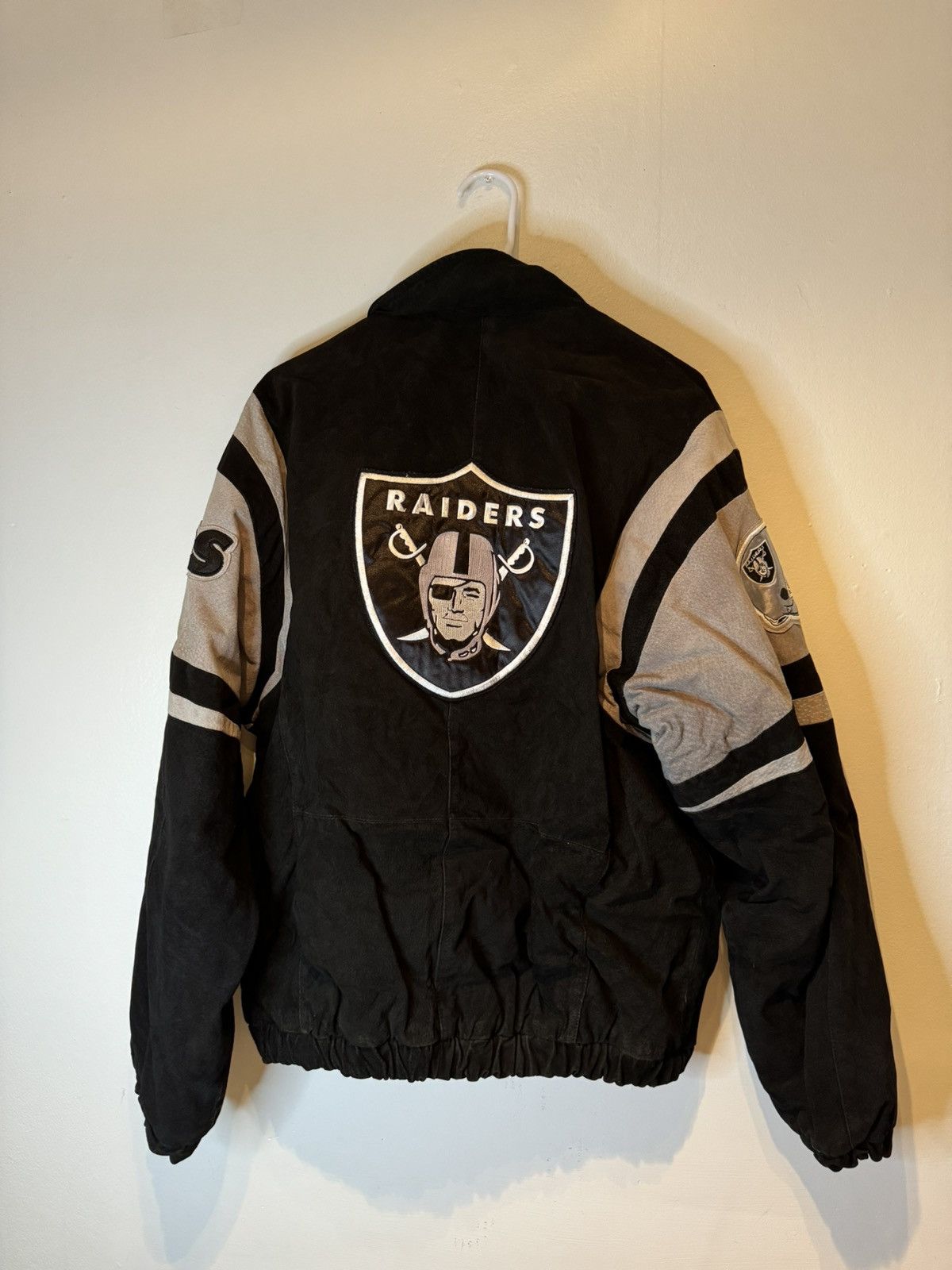 NFL OAKLAND RAIDERS Black Suede NFL Football LETTERMAN JACKET M Size US M / EU 48-50 / 2 - 6 Thumbnail