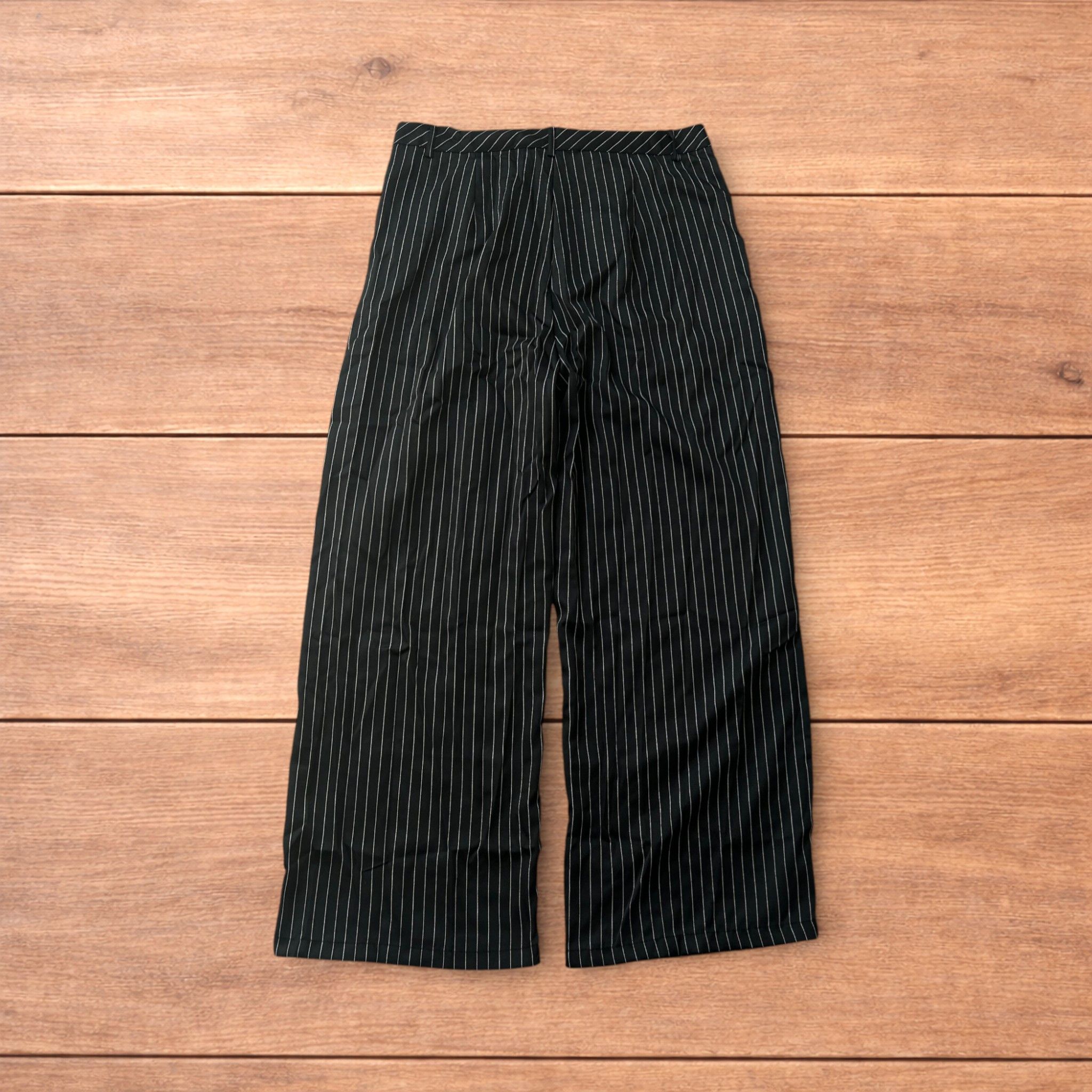 Japanese Brand Vintage style baggy wide leg striped trousers in blck/white. Size US 36 / EU 52 - 2 Thumbnail