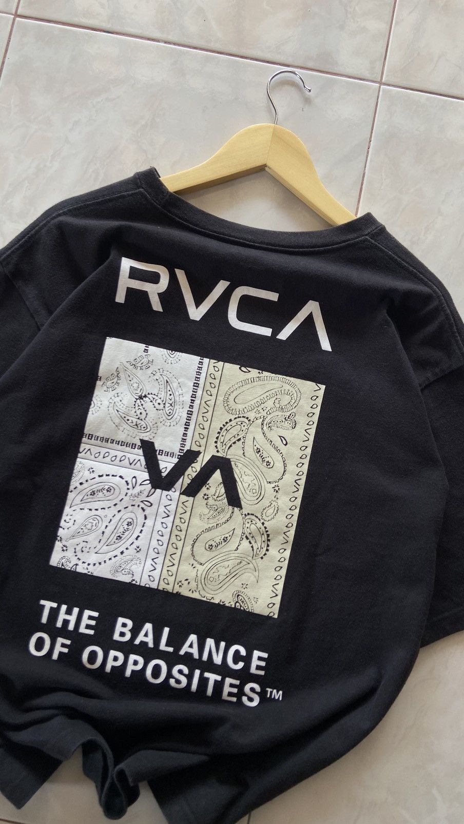RVCA RVCA PAISLEY Size US M / EU 48-50 / 2 - 3 Thumbnail