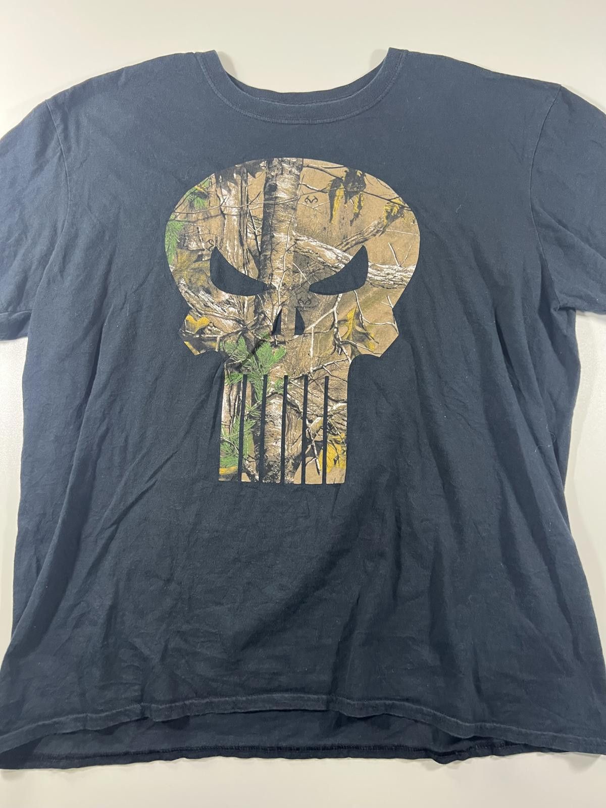 Marvel Comics Marvel XL Punisher Real Tree camo Black Graphic T-Shirt Size US XL / EU 56 / 4 - 1 Thumbnail