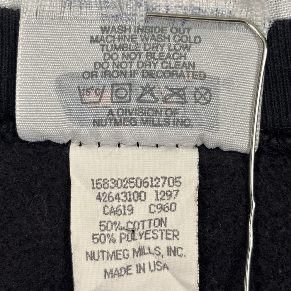 Vintage Vintage New Year's Revolution Graphic Crewneck Sweater Y2K Size US L / EU 52-54 / 3 - 6 Thumbnail