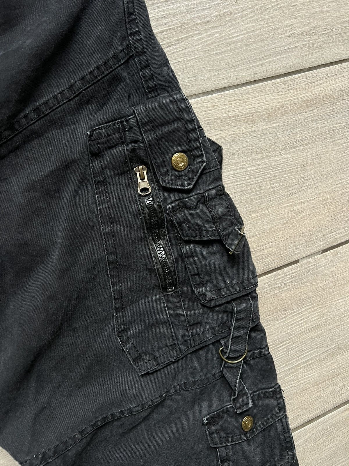 Japanese Brand Vintage Y2K Multi Pocket Cargo Pants (unisex) 38 Size Size US 38 / EU 54 - 10 Thumbnail