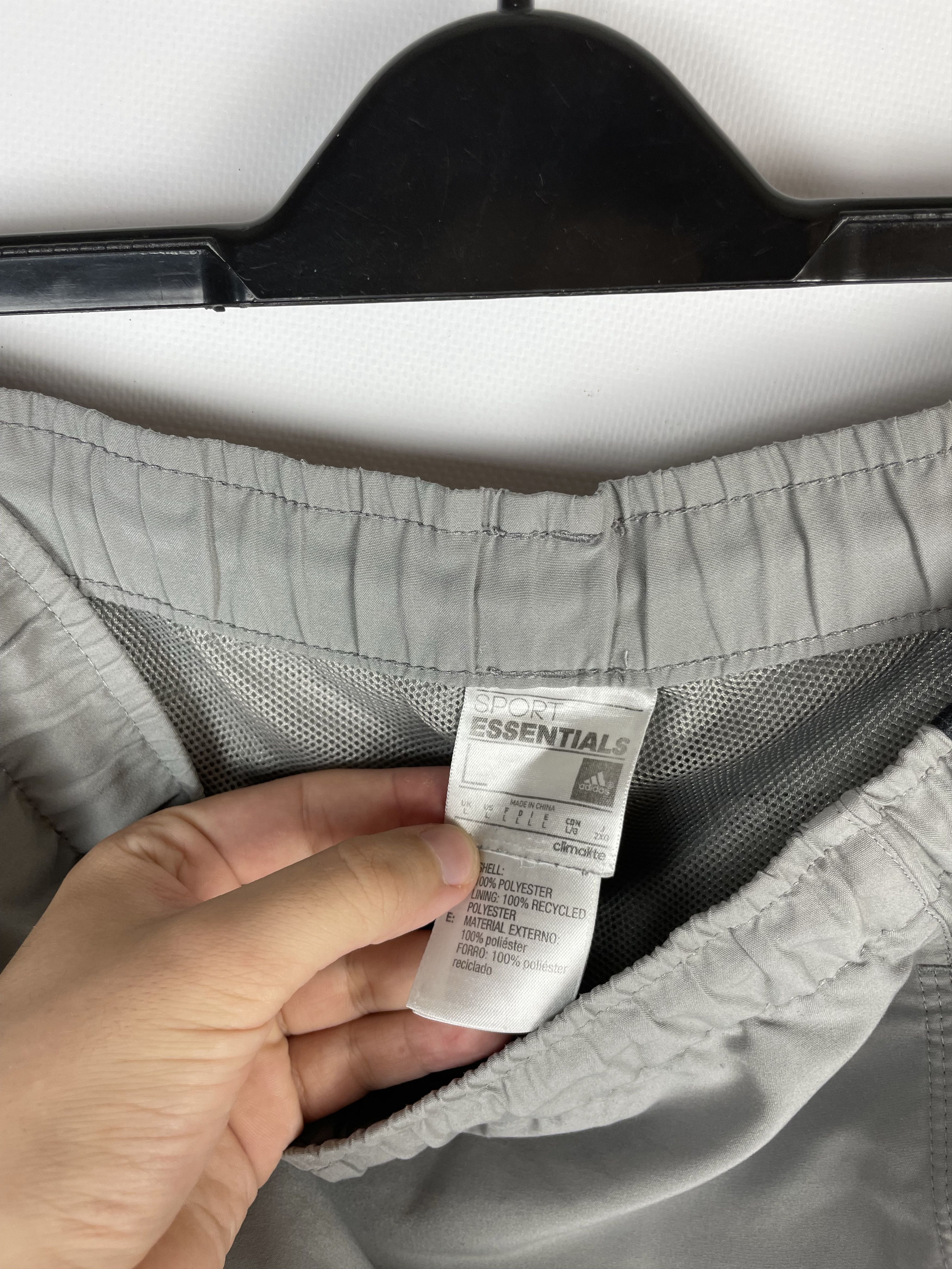 Adidas Vintage Adidas Shorts Y2k Size US 34 / EU 50 - 6 Thumbnail
