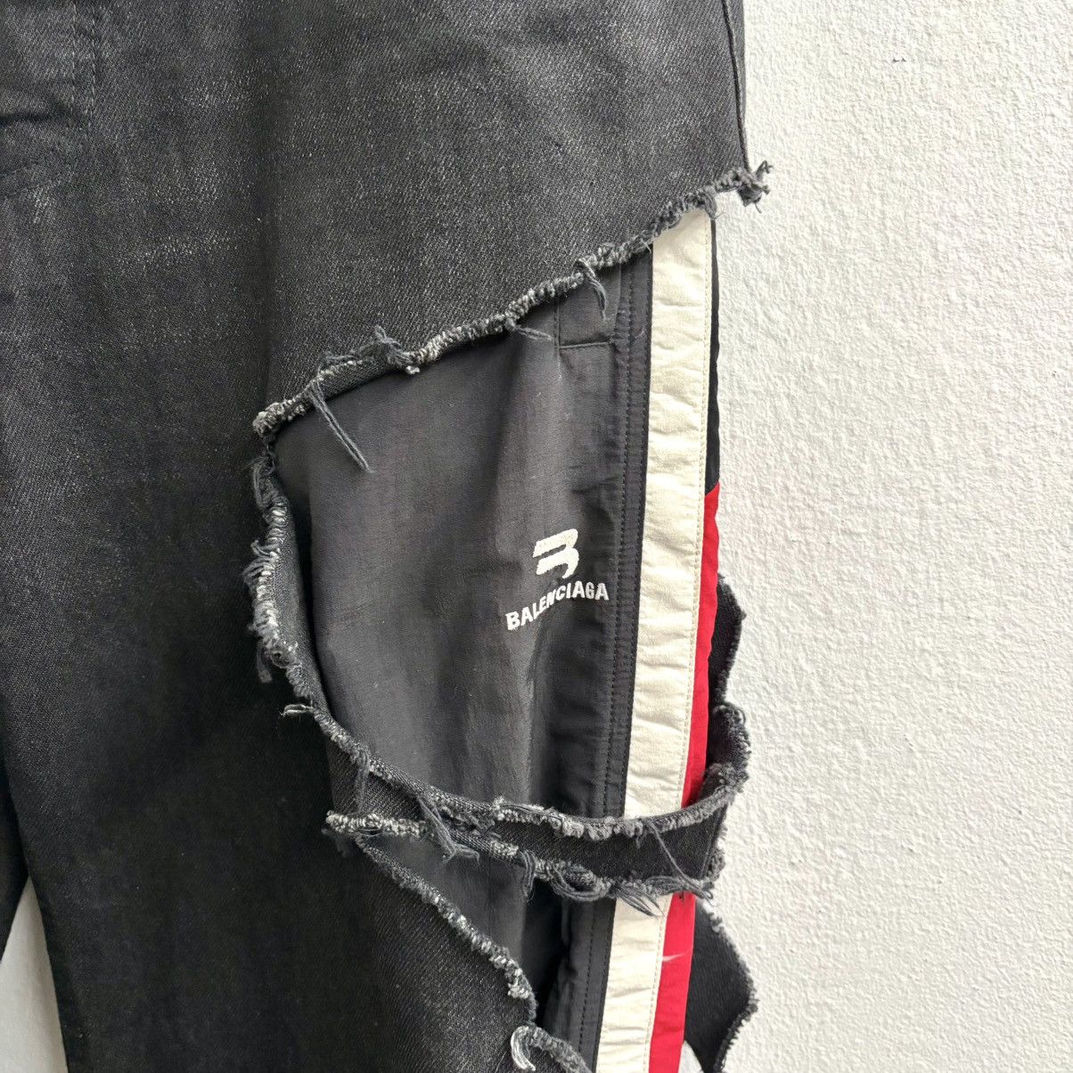 Balenciaga Balenciaga Slashed Denim FW2021 Size US 32 / EU 48 - 3 Thumbnail