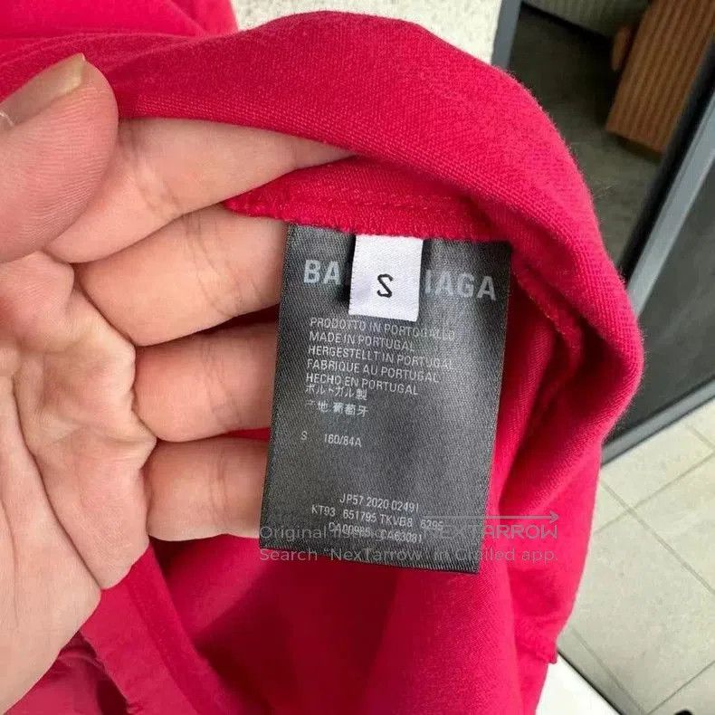 Balenciaga Balenciaga Red Distressed Short Sleeve. Size US S / EU 44-46 / 1 - 4 Thumbnail