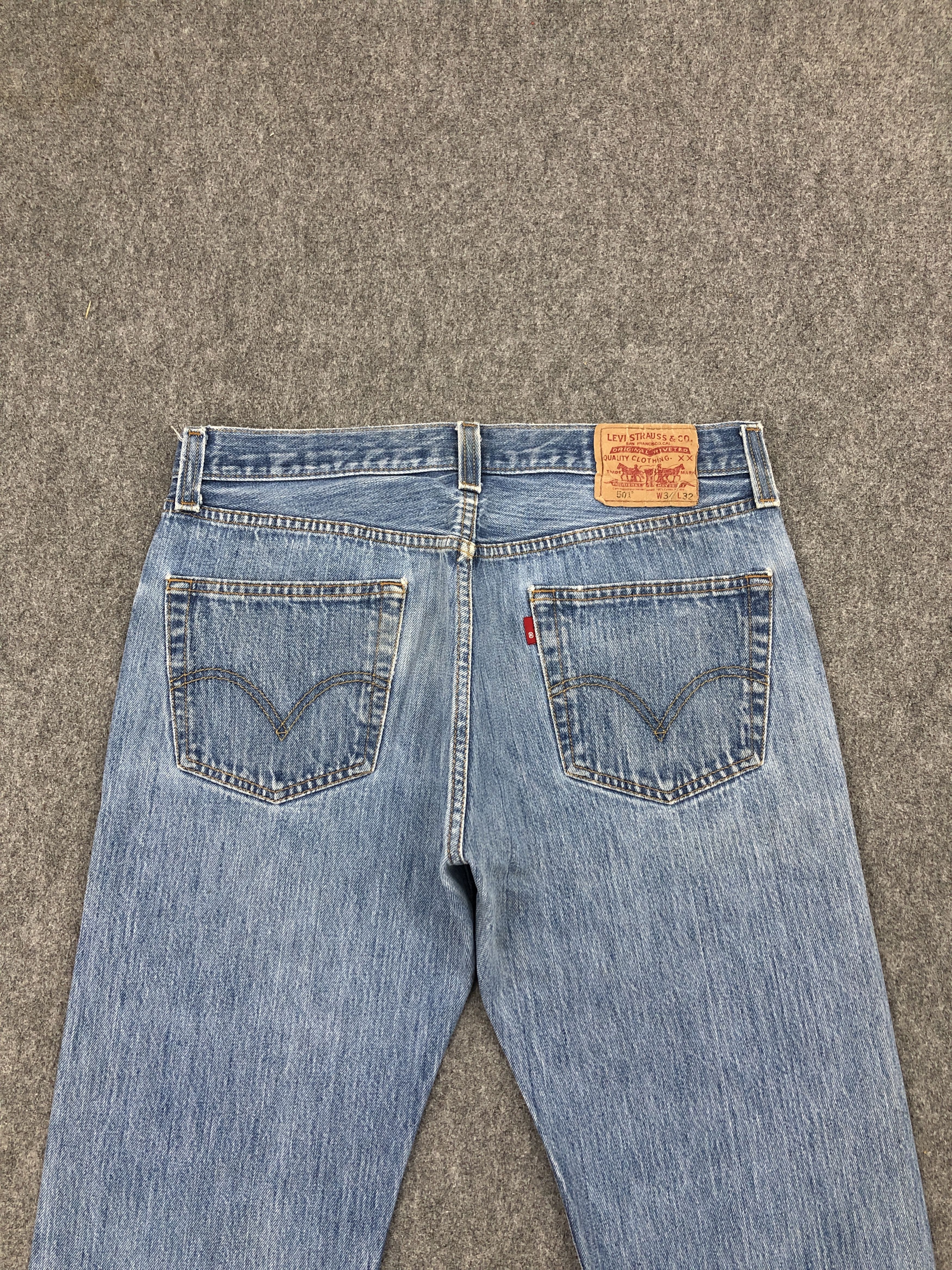 Levi's × Vintage Vintage Levis 501 Faded Blue Denim Jeans Size US 32 / EU 48 - 4 Thumbnail