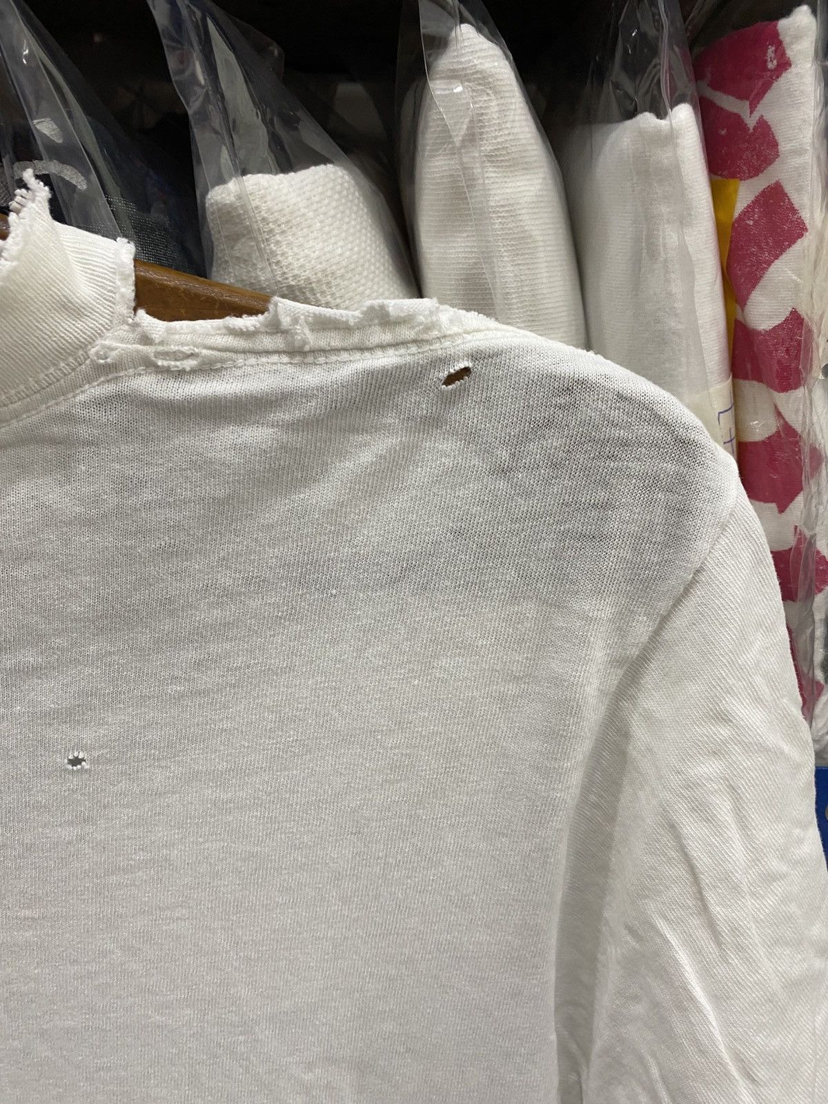 Tultex DISTRESSED SAIPAN TSHIRT Size US M / EU 48-50 / 2 - 10 Thumbnail