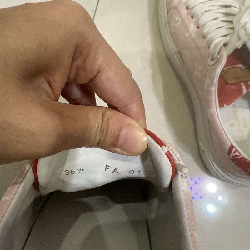 Louis Vuitton Louis Vuitton Stylish Pink Leather Sneakers - Size US 6.5 / EU 39-40 - 5 Thumbnail