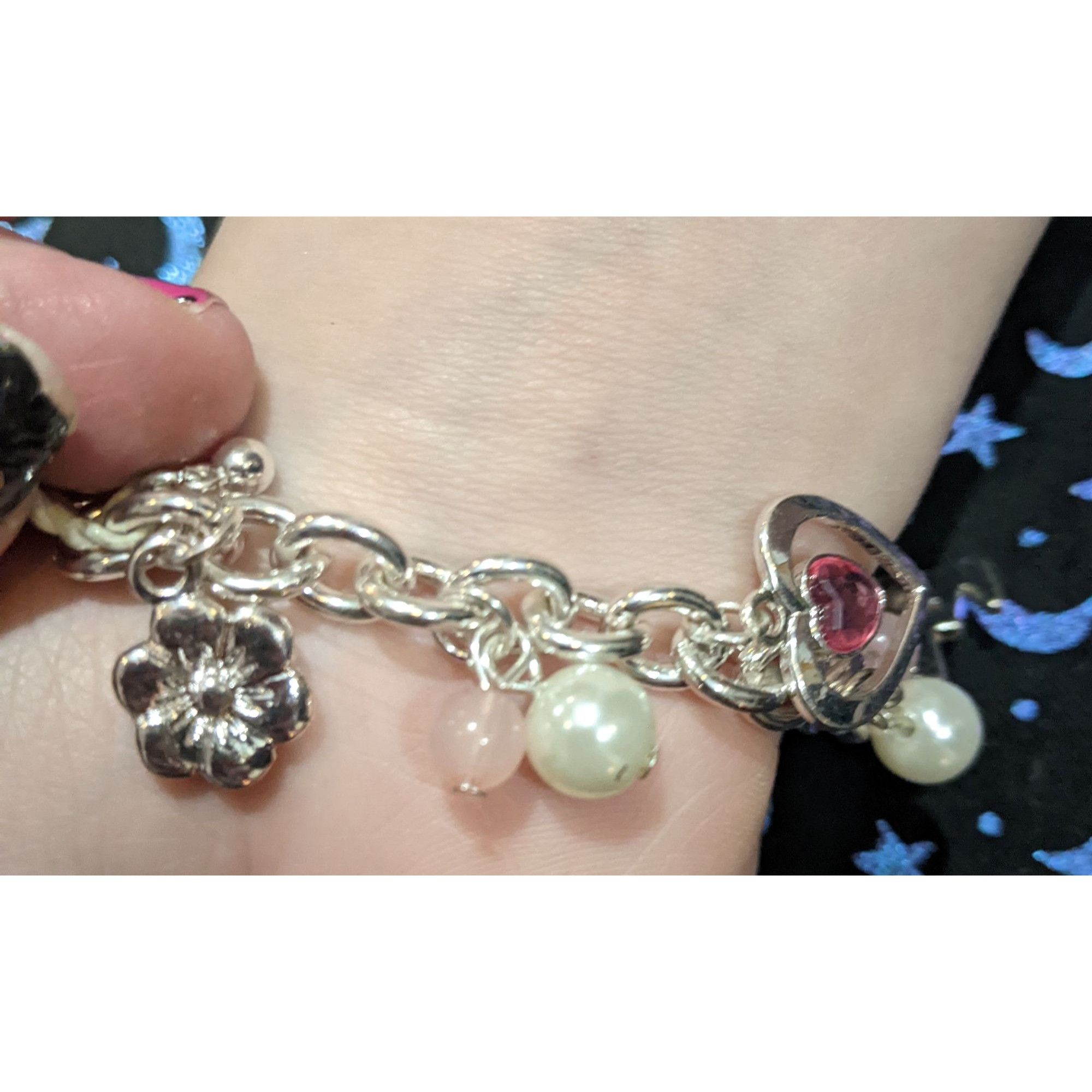 Other Number One Mom Mother's Day Charm Bracelet Size ONE SIZE - 4 Thumbnail