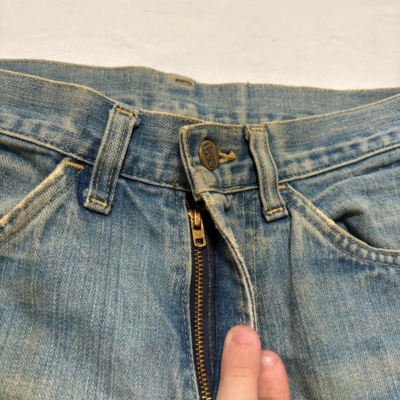 Lee VTG 60's Lee Sanforized Distressed Faded Jeans Blue 28x27 Size US 28 / EU 44 - 3 Thumbnail