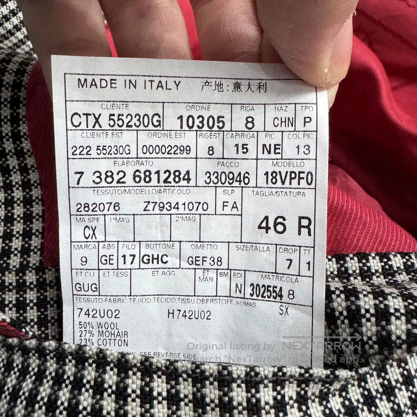 Gucci Beige Checked Blazer with Velvet Collar. Size US M / EU 48-50 / 2 - 4 Thumbnail