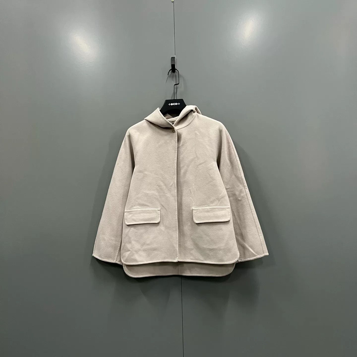 Max Mara MaxMara Hooded Coat in Beige Size US S / EU 44-46 / 1 - 1 Thumbnail