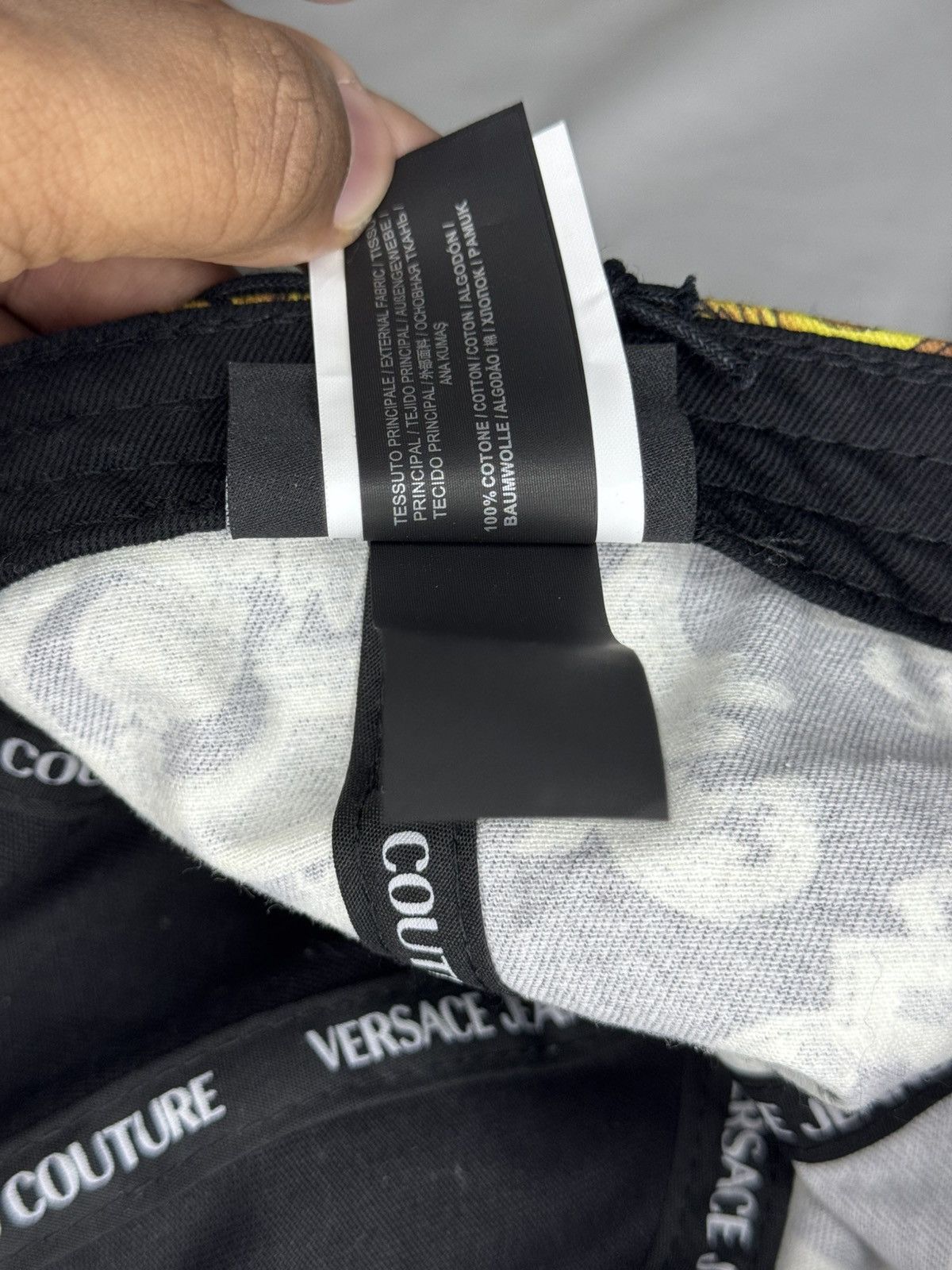 Versace × Versace Jeans Couture Versace Jeans Couture Baroque Print Cap Size ONE SIZE - 8 Thumbnail