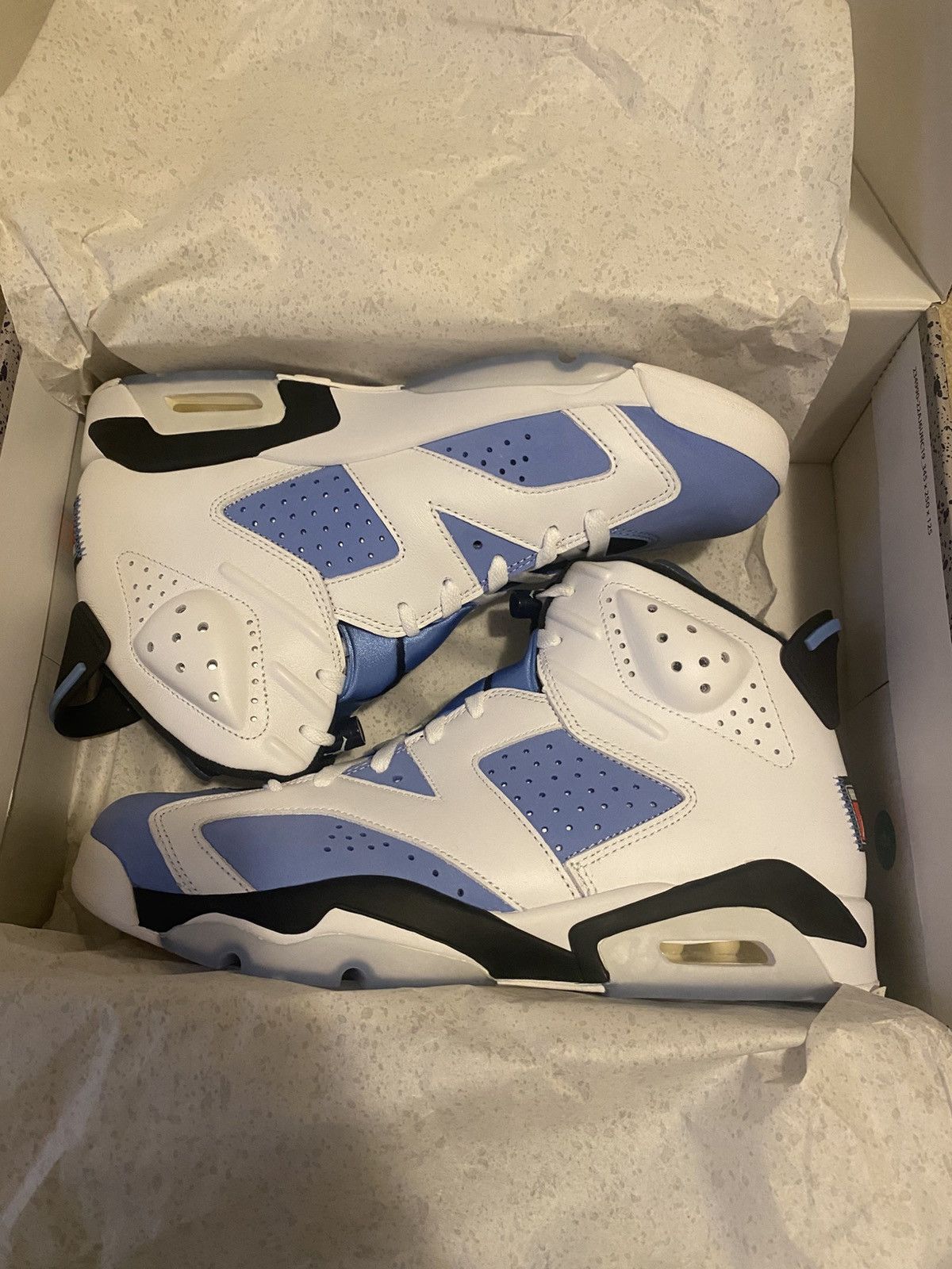 Jordan Brand Air Jordan 6 Retro UNC Size US 10.5 / EU 43-44 - 2 Thumbnail