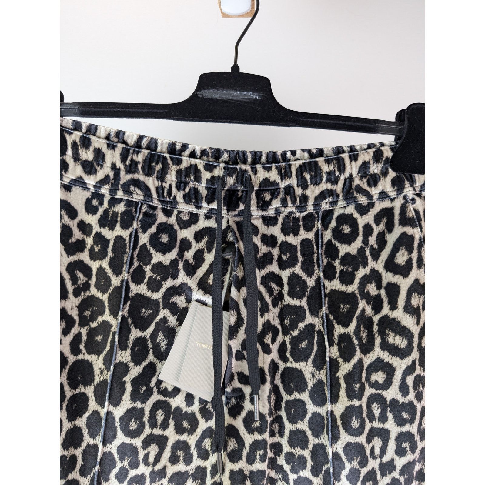 Tom Ford o1rshd1 Leopard-Print Cut and Sewn Knitted Shorts in Black Size US 34 / EU 50 - 8 Thumbnail