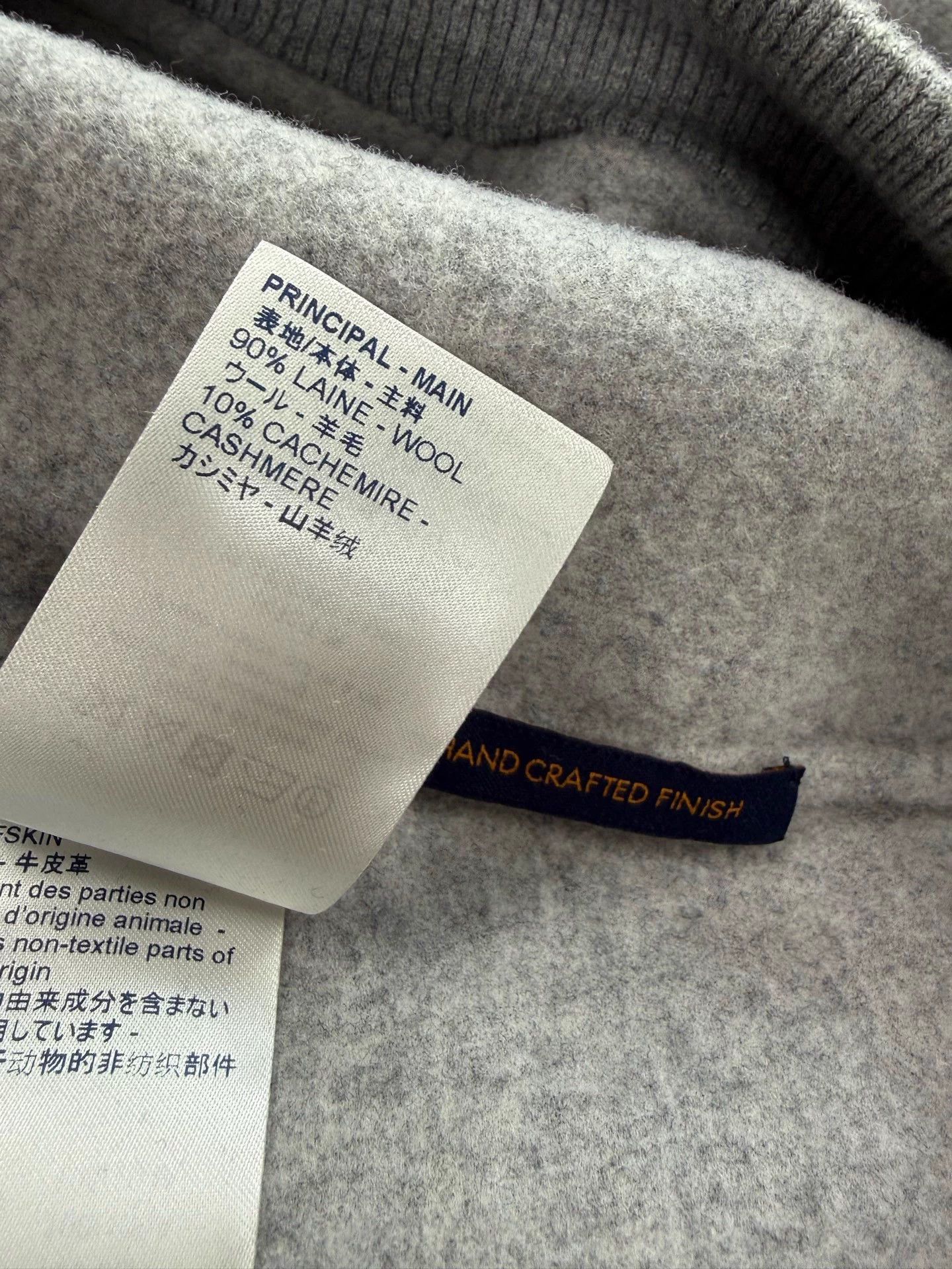 Louis Vuitton LV gray cashmere hoodie M Size US M / EU 48-50 / 2 - 6 Thumbnail