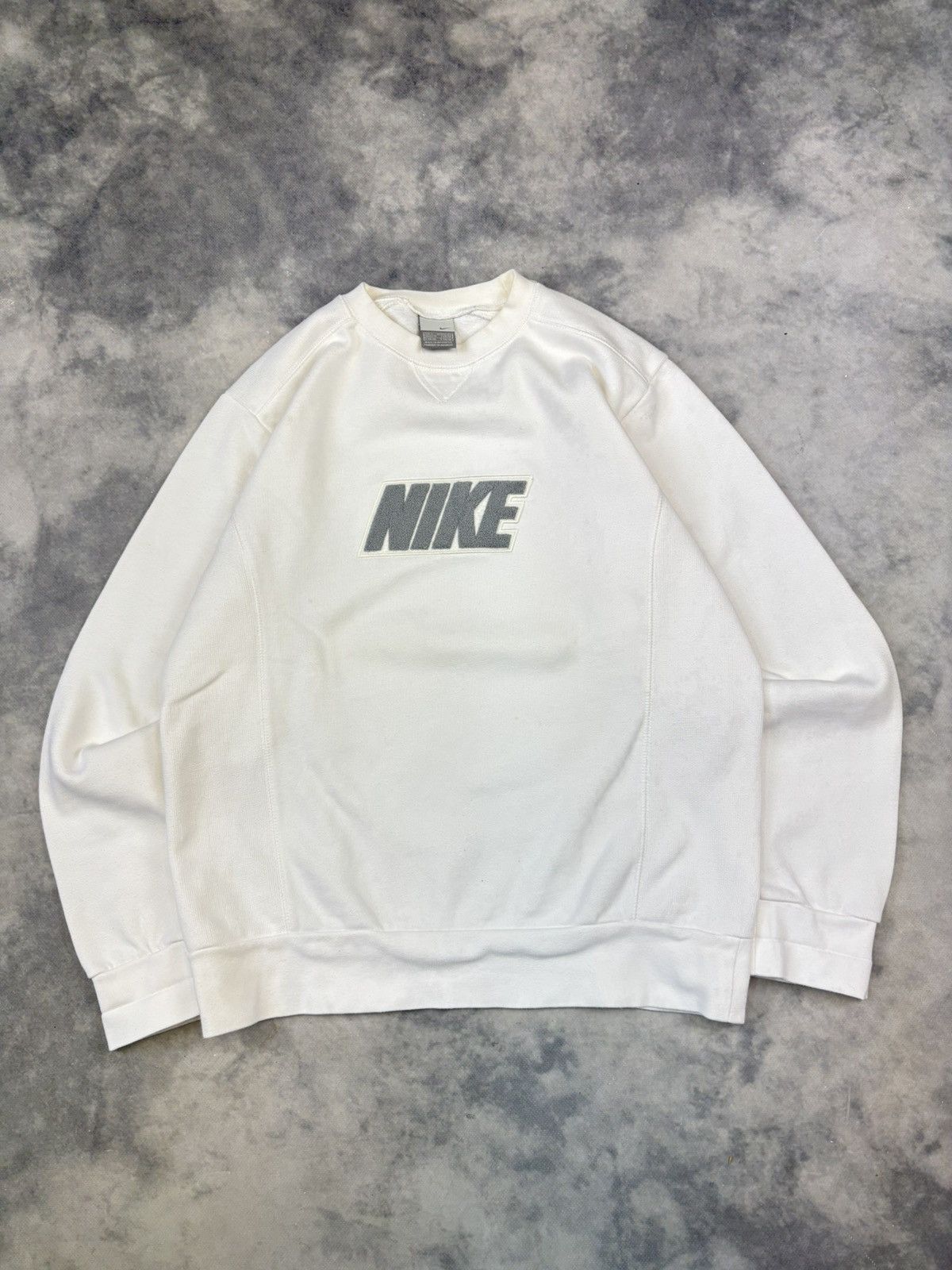 Nike Vintage Nike Spellout Logo Swoosh Crewneck Sweatshirt y2k Size US S / EU 44-46 / 1 - 1 Thumbnail