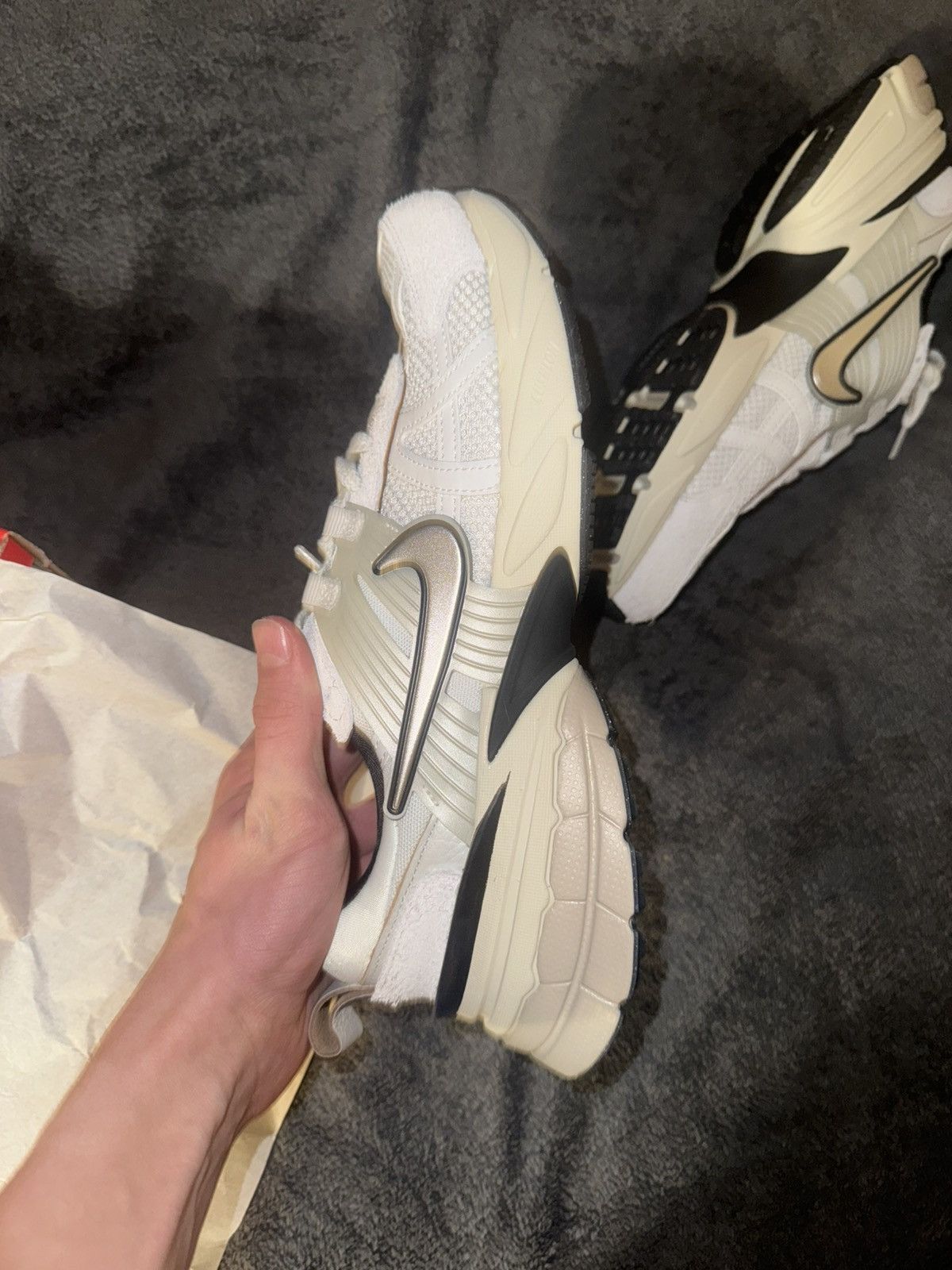 Nike W Nike V2K RUN Size US 9 / EU 42 - 2 Thumbnail