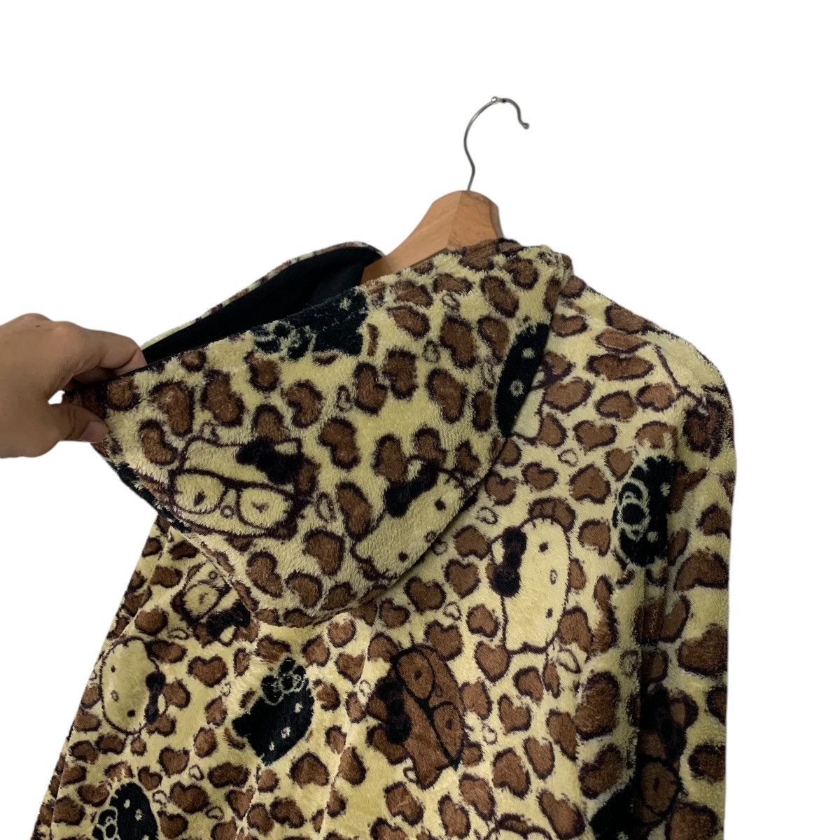 Japanese Brand HELLO KITTY Fullprint Zipper Hoodies Sweatshirt #2017-C87 Size L / US 10 / IT 46 - 9 Thumbnail
