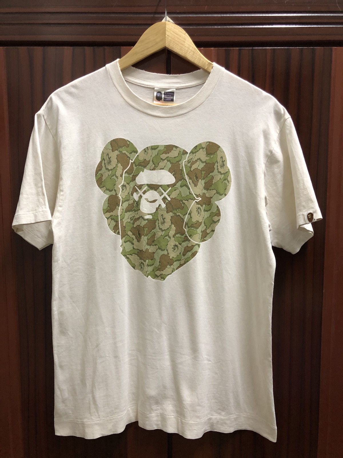 Bape × Kaws Bape x Kaws Cloud Camo Ape Head Tee Size US M / EU 48-50 / 2 - 1 Thumbnail