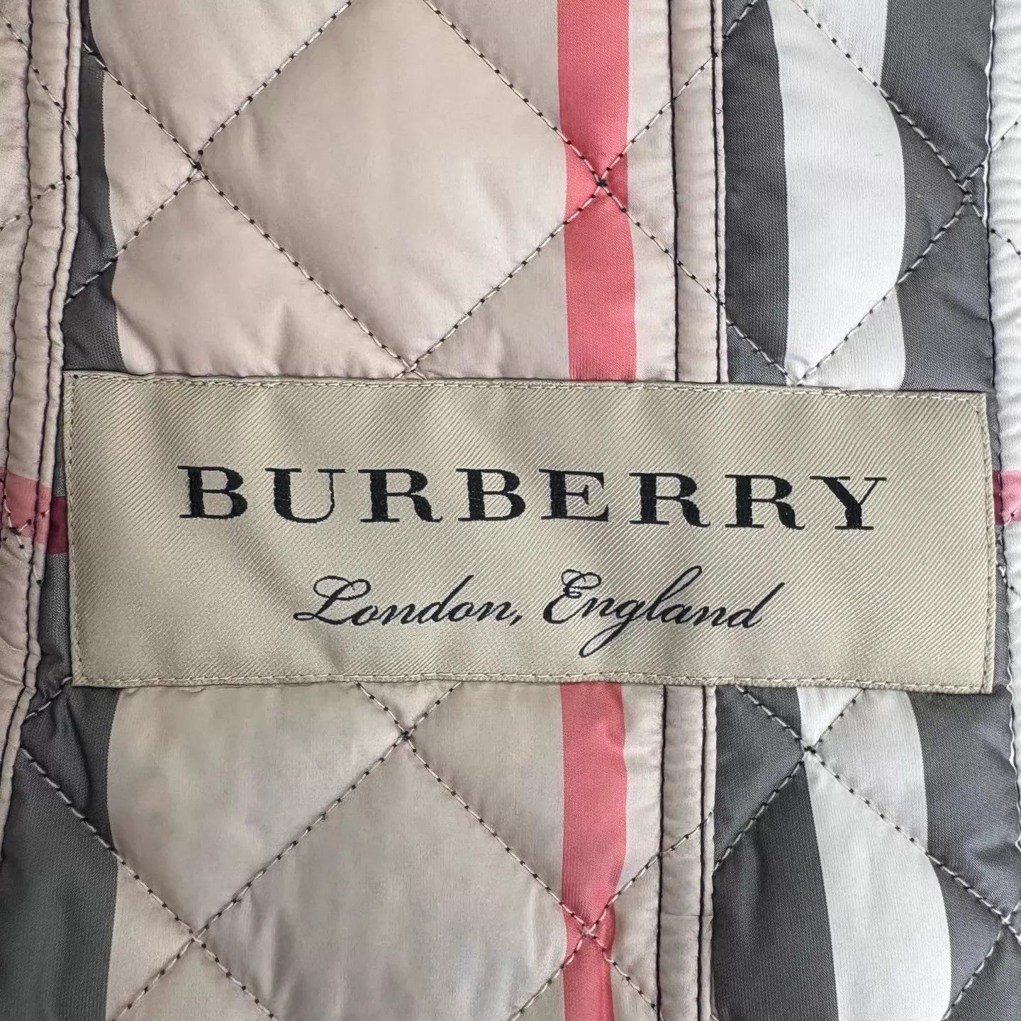Burberry Burberry check lining puffer jacket black Size XS / US 0-2 / IT 36-38 - 3 Thumbnail