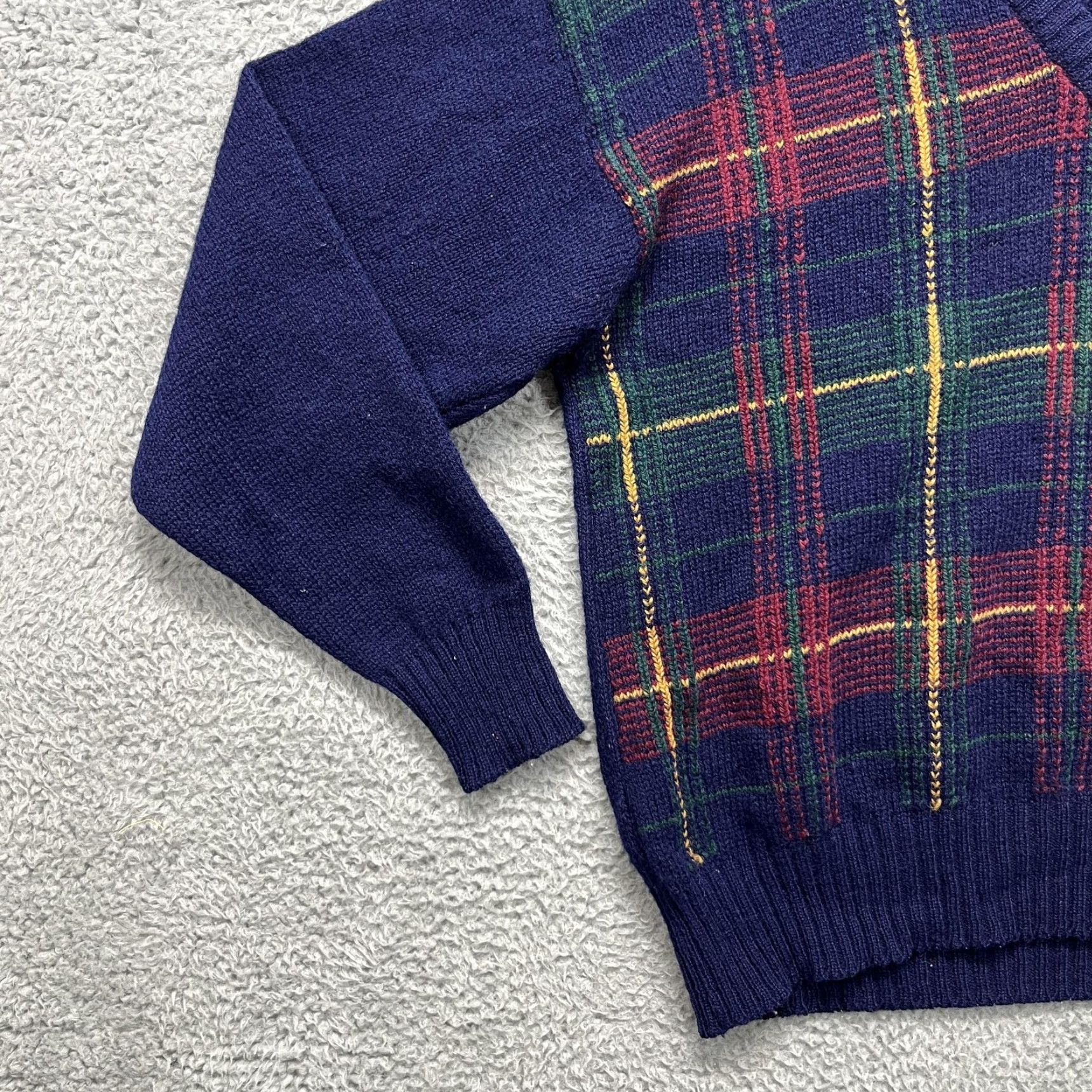 Vintage VINTAGE The Moors Sweater Mens Large Blue Plaid Shetland Wool V-Neck Pullover Size US L / EU 52-54 / 3 - 6 Thumbnail